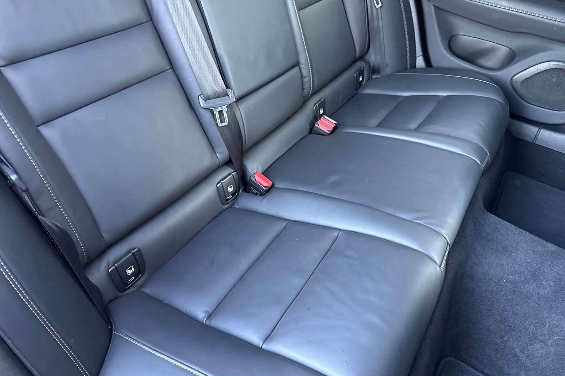 Volvo V60 thumbnail image number 25