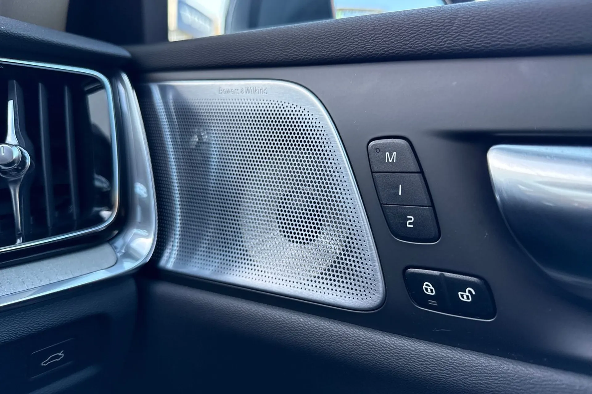 Volvo V60 thumbnail image number 42