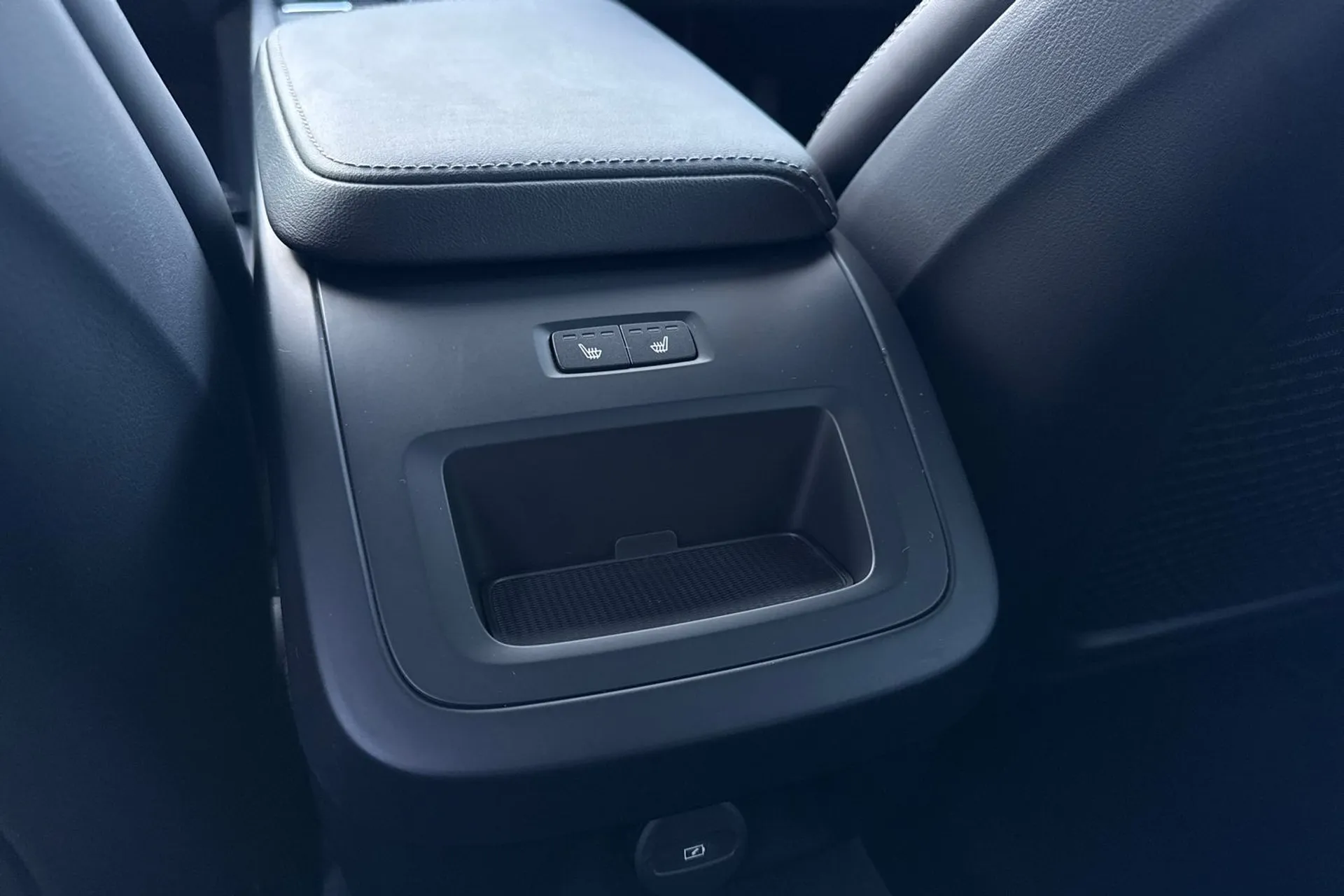 Volvo V60 thumbnail image number 46