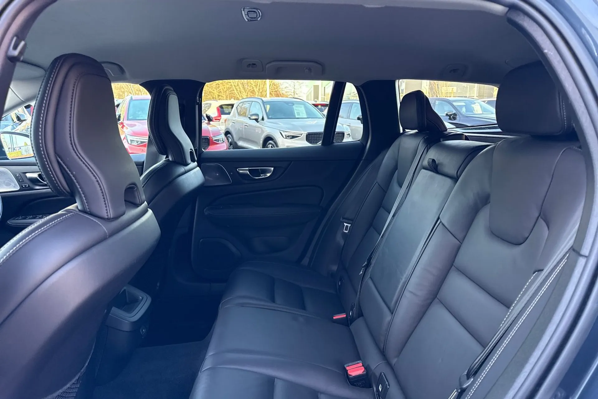 Volvo V60 thumbnail image number 30