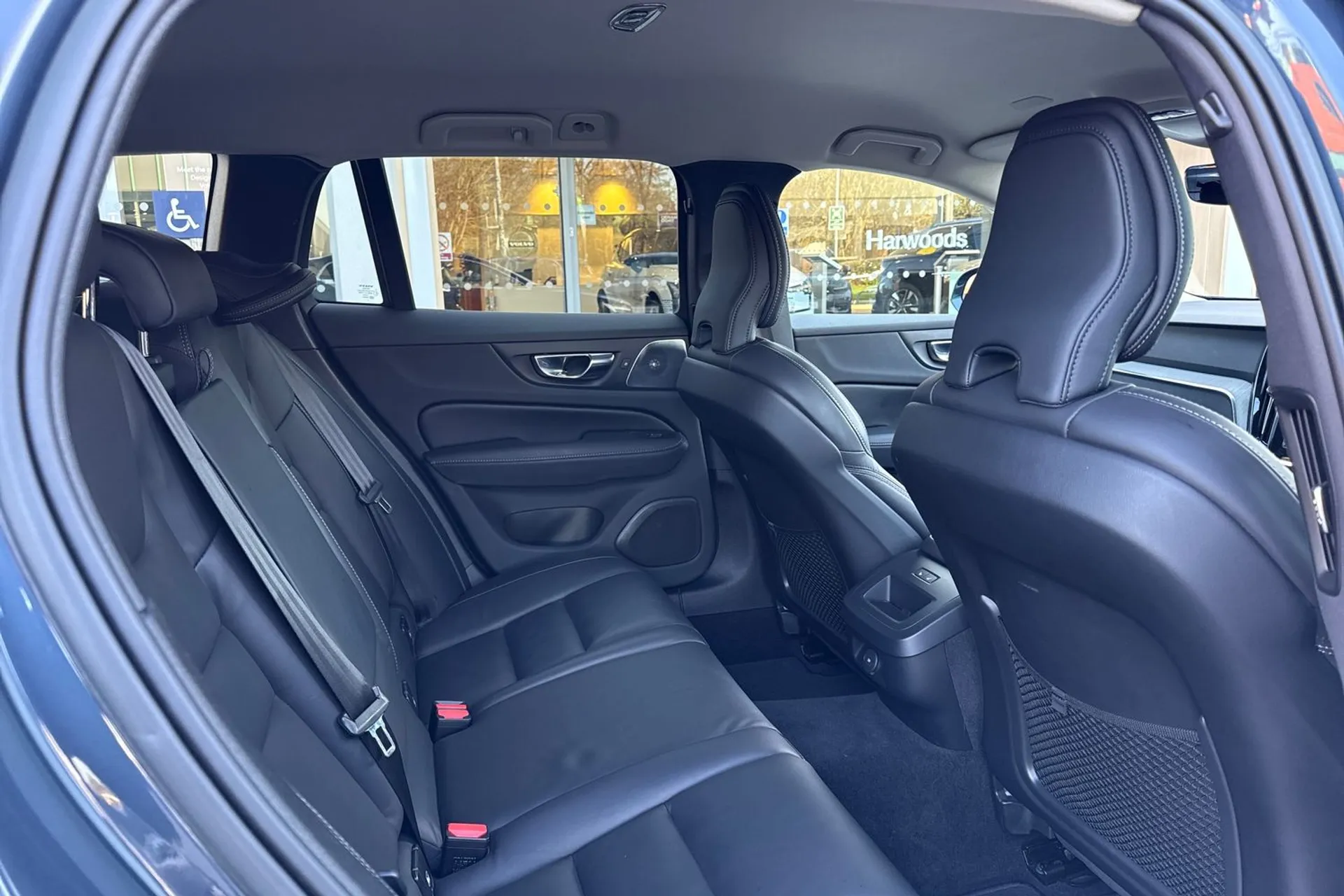 Volvo V60 thumbnail image number 23