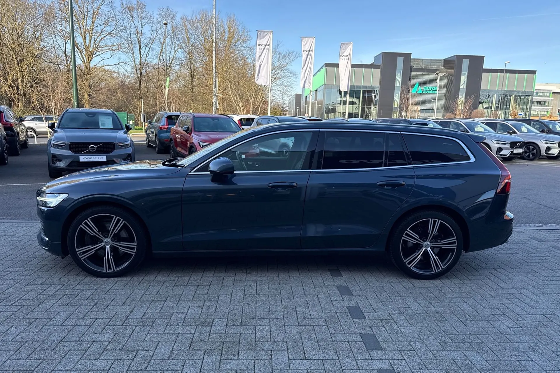 Volvo V60 thumbnail image number 11