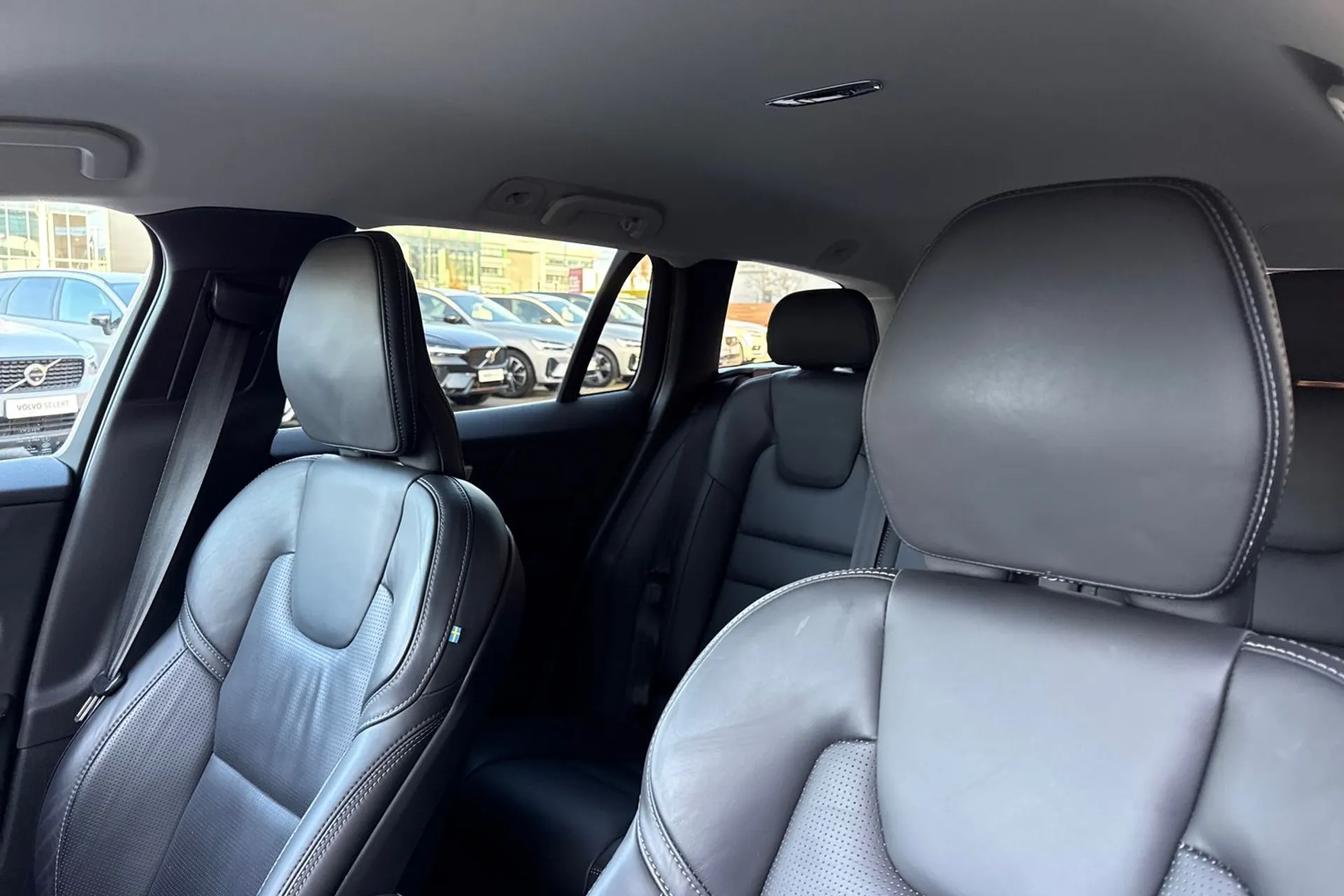 Volvo V60 thumbnail image number 29