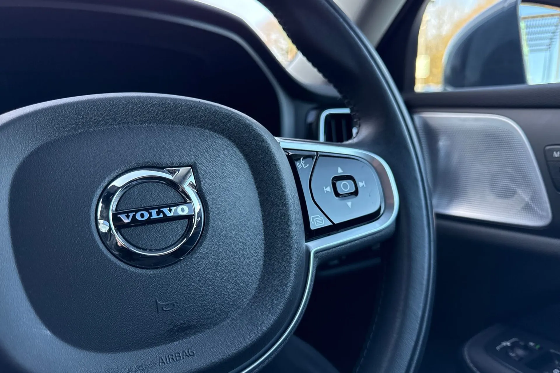 Volvo V60 thumbnail image number 37