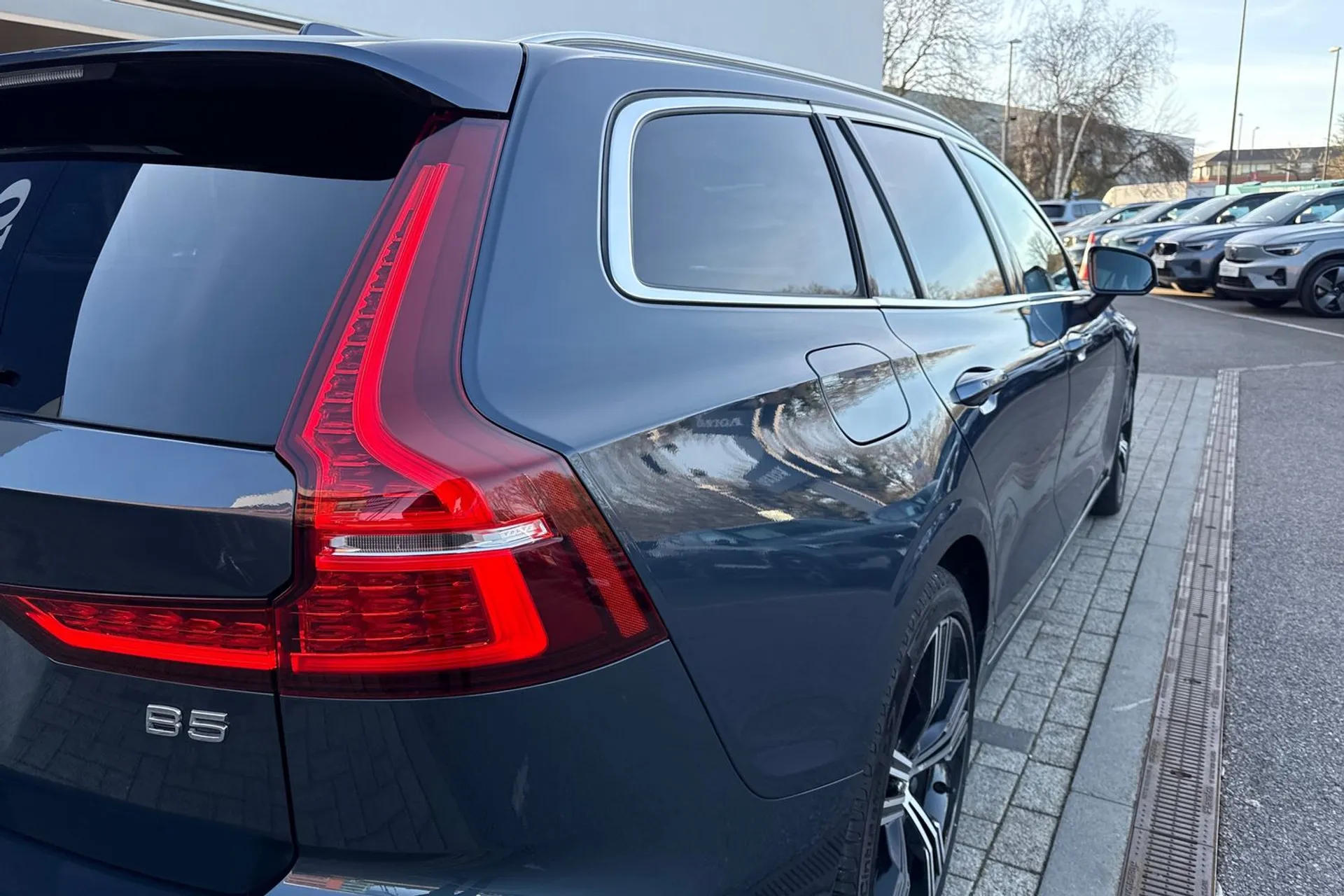 Volvo V60 thumbnail image number 15