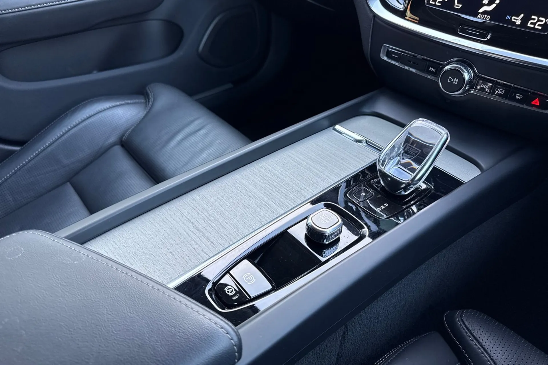 Volvo V60 thumbnail image number 43