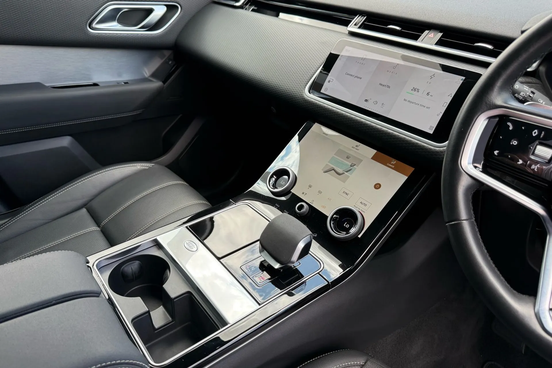 LAND ROVER RANGE ROVER VELAR thumbnail image number 18