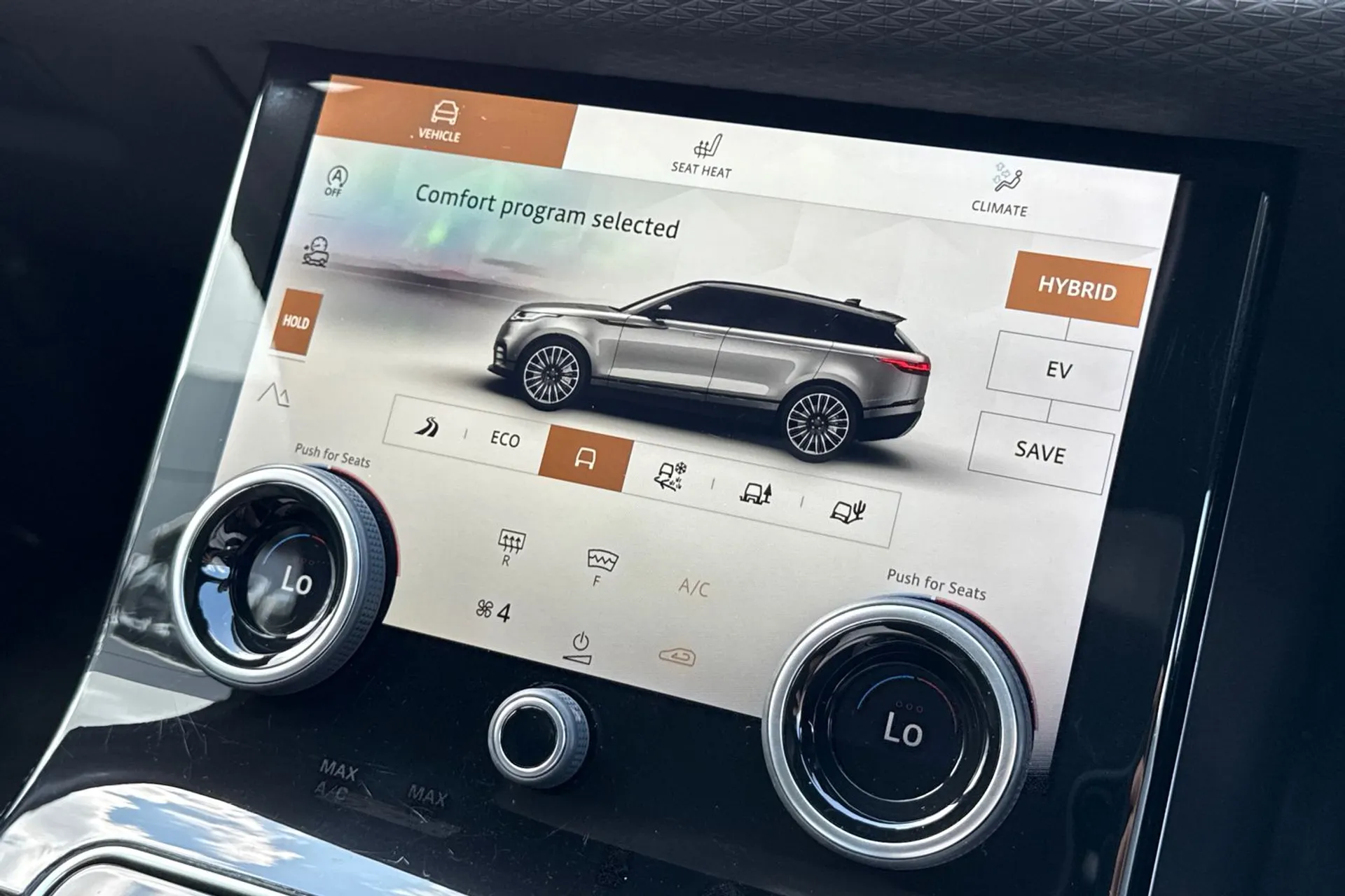 LAND ROVER RANGE ROVER VELAR thumbnail image number 20