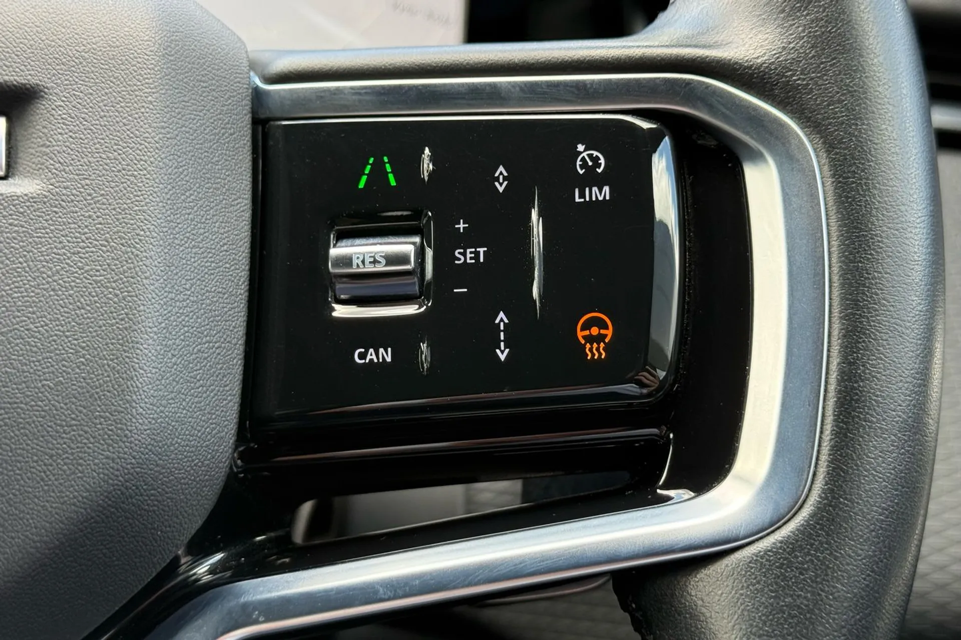 LAND ROVER RANGE ROVER VELAR thumbnail image number 27