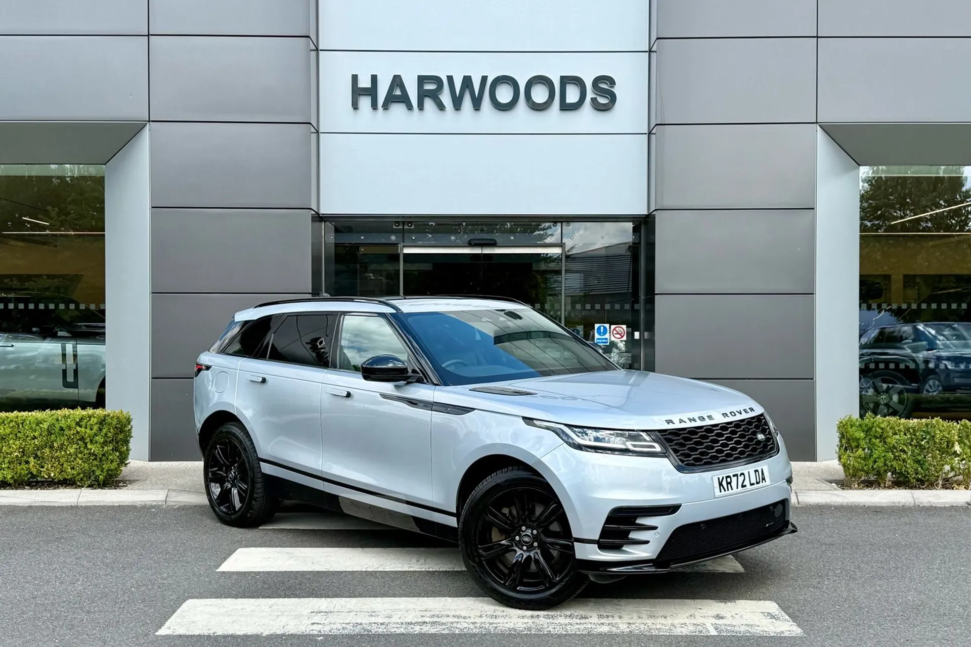 LAND ROVER RANGE ROVER VELAR focused image