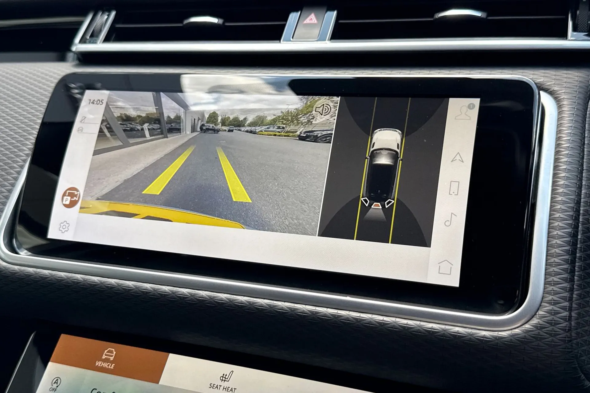 LAND ROVER RANGE ROVER VELAR thumbnail image number 4