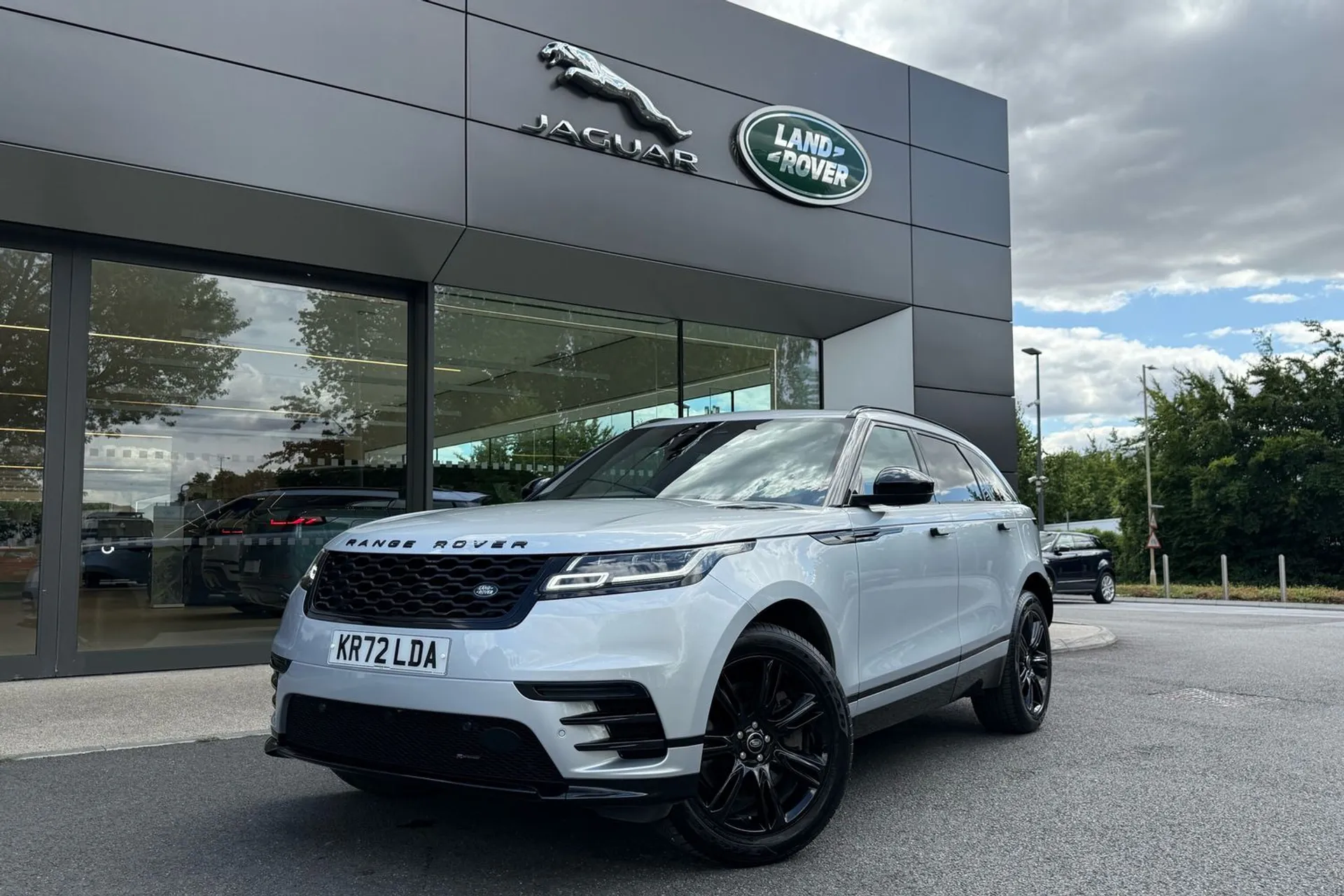 LAND ROVER RANGE ROVER VELAR thumbnail image number 28