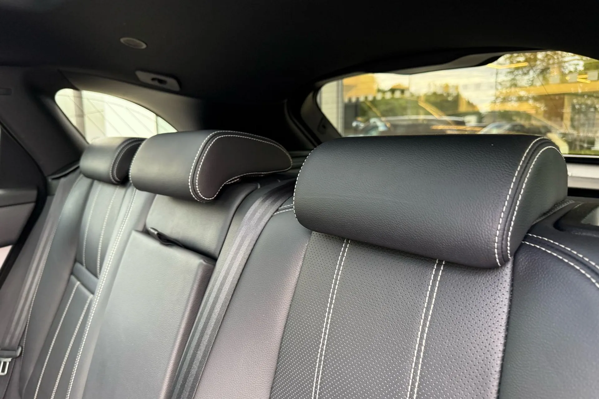 LAND ROVER RANGE ROVER VELAR thumbnail image number 53