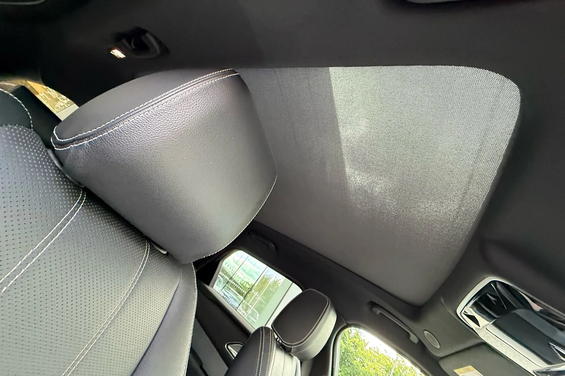 LAND ROVER RANGE ROVER VELAR thumbnail image number 36
