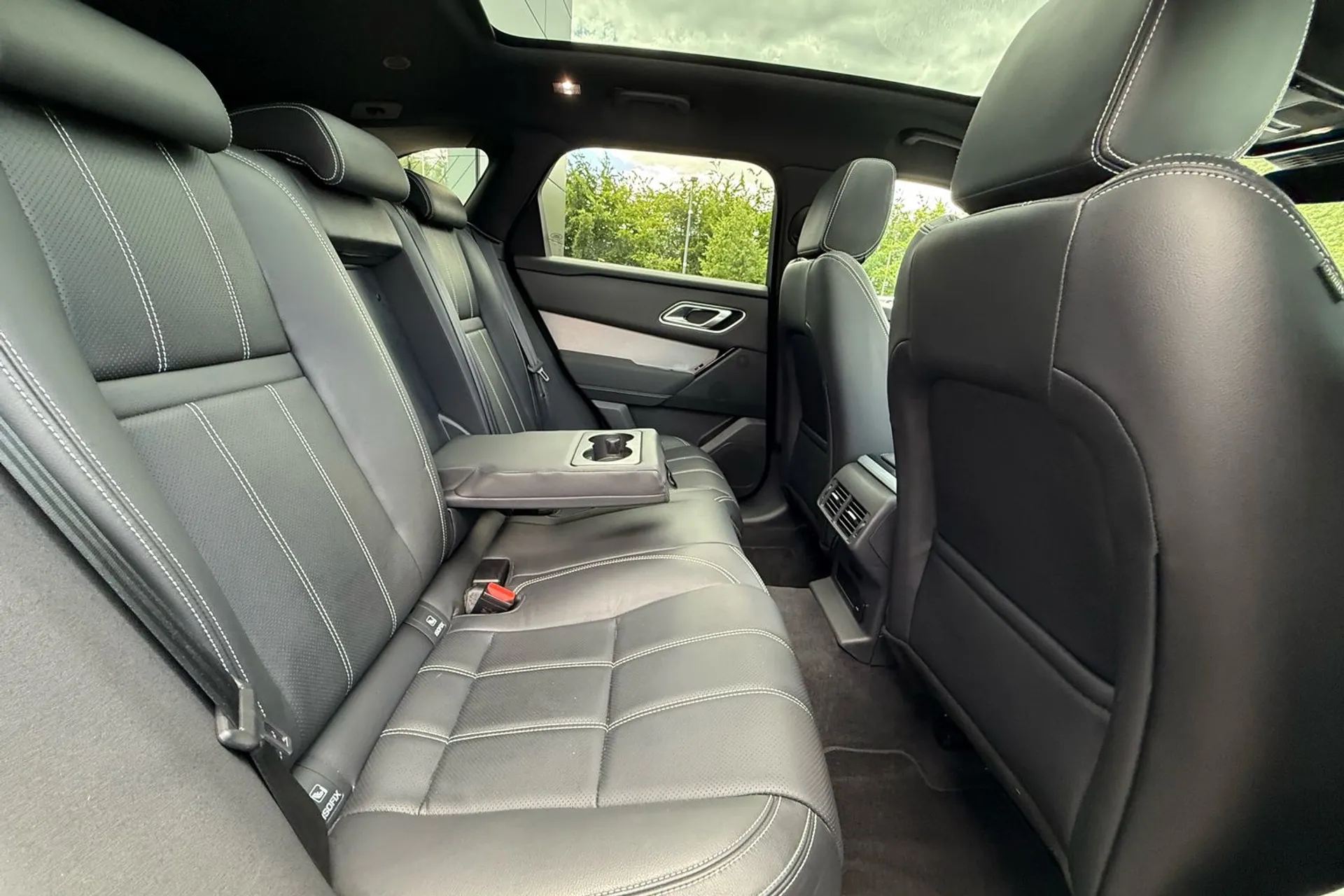 LAND ROVER RANGE ROVER VELAR thumbnail image number 43