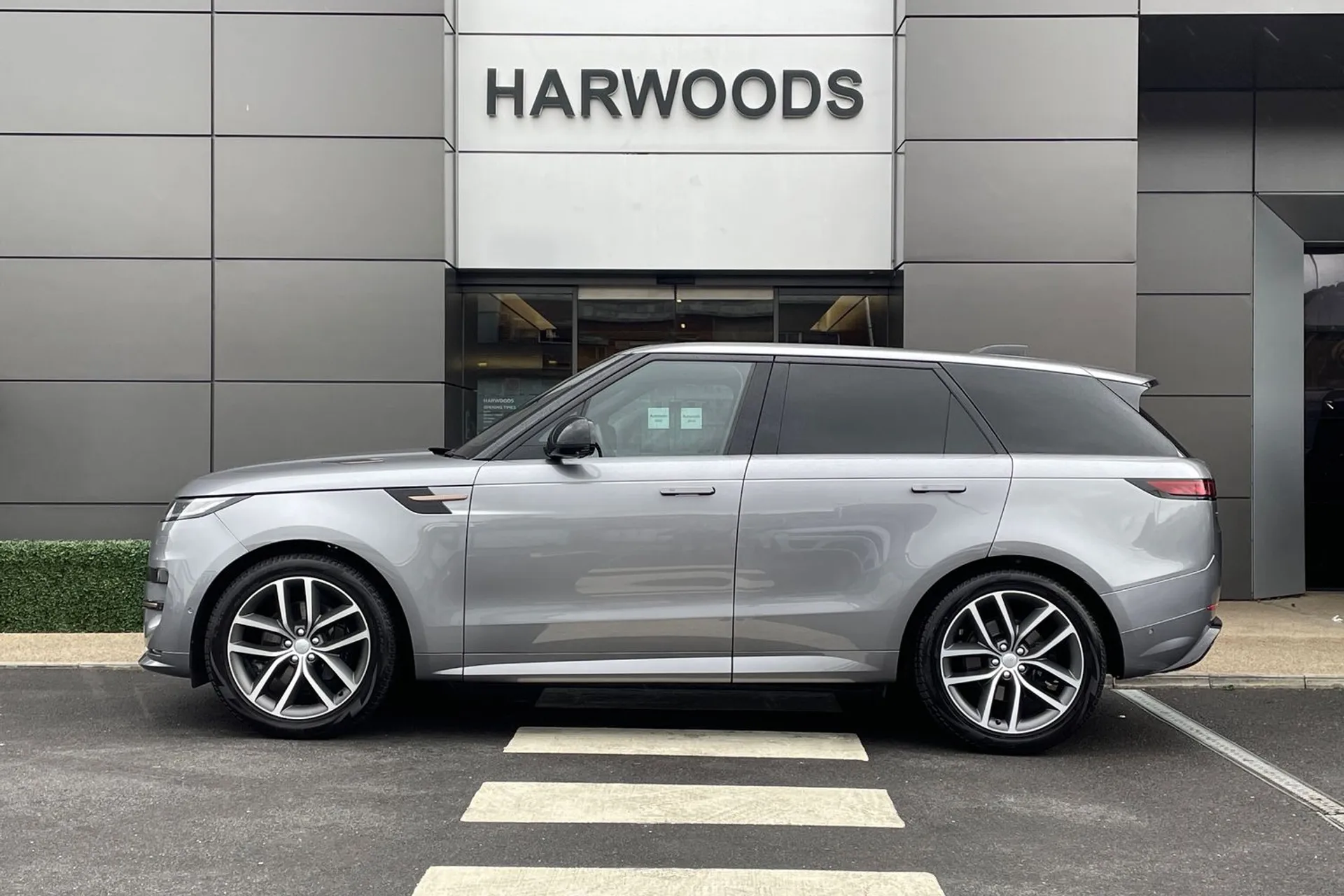 LAND ROVER RANGE ROVER SPORT thumbnail image number 11