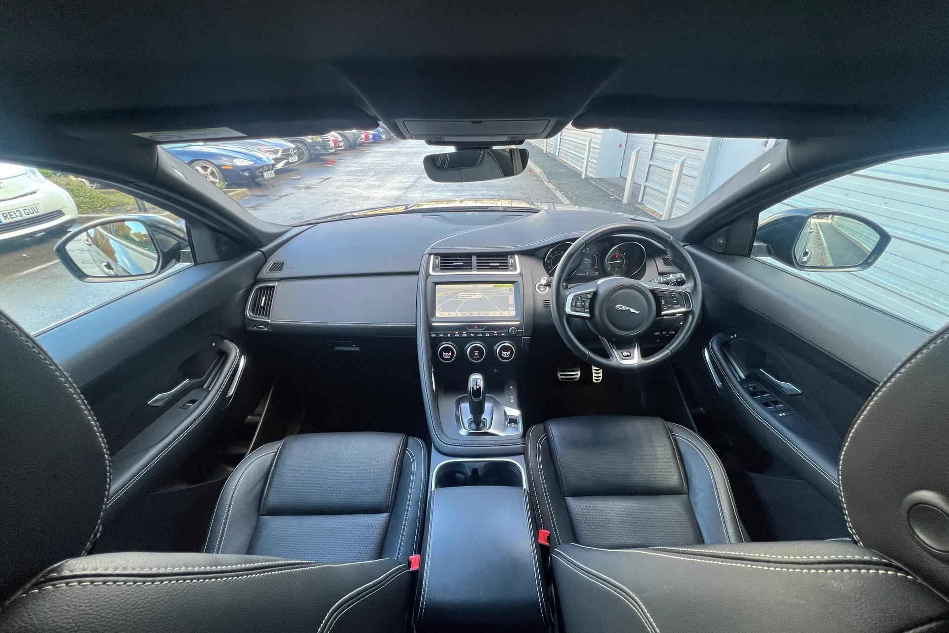 Jaguar E-PACE thumbnail image number 4