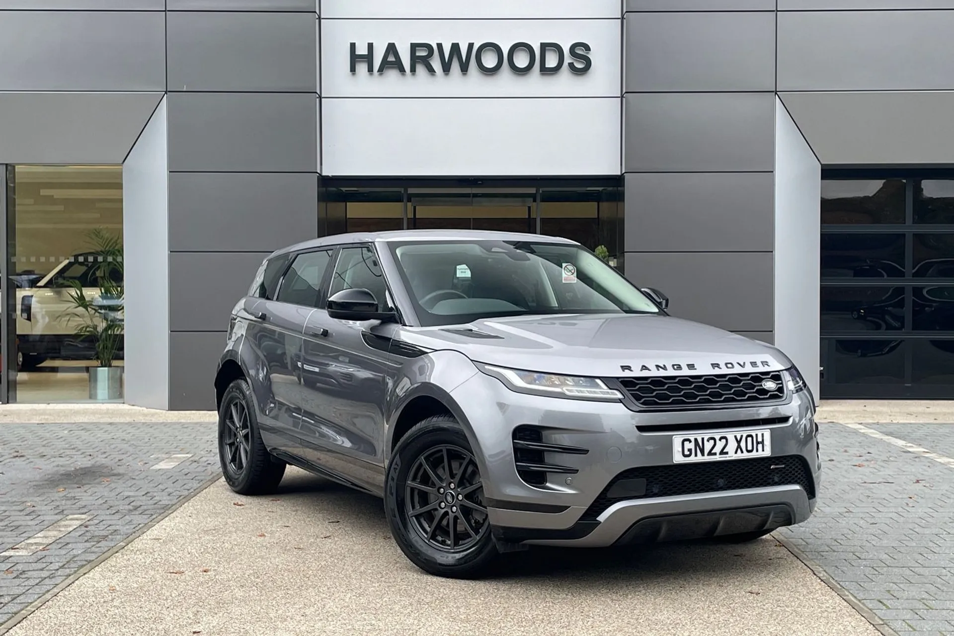 LAND ROVER RANGE ROVER EVOQUE focused image