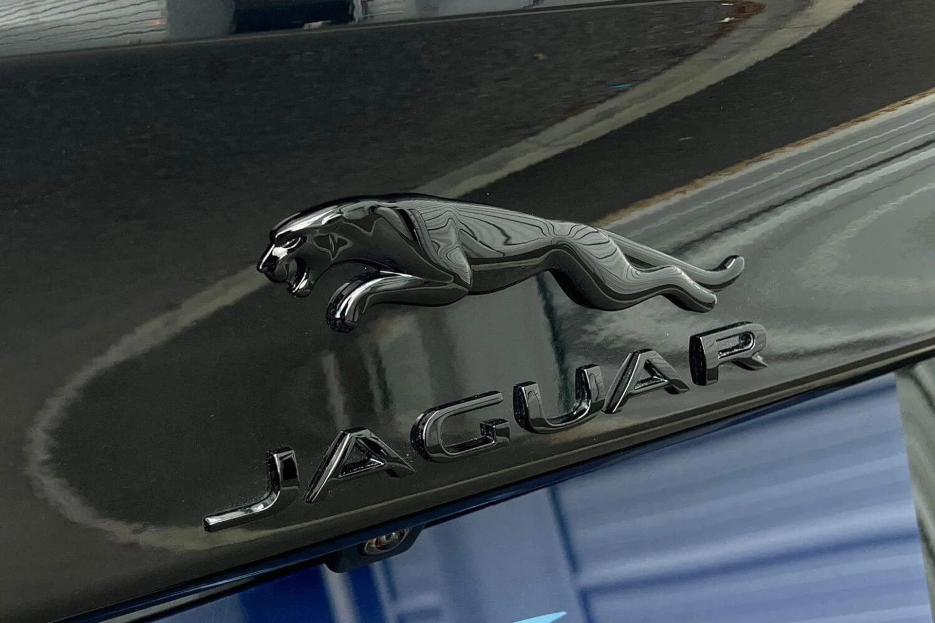 Jaguar XE thumbnail image number 51