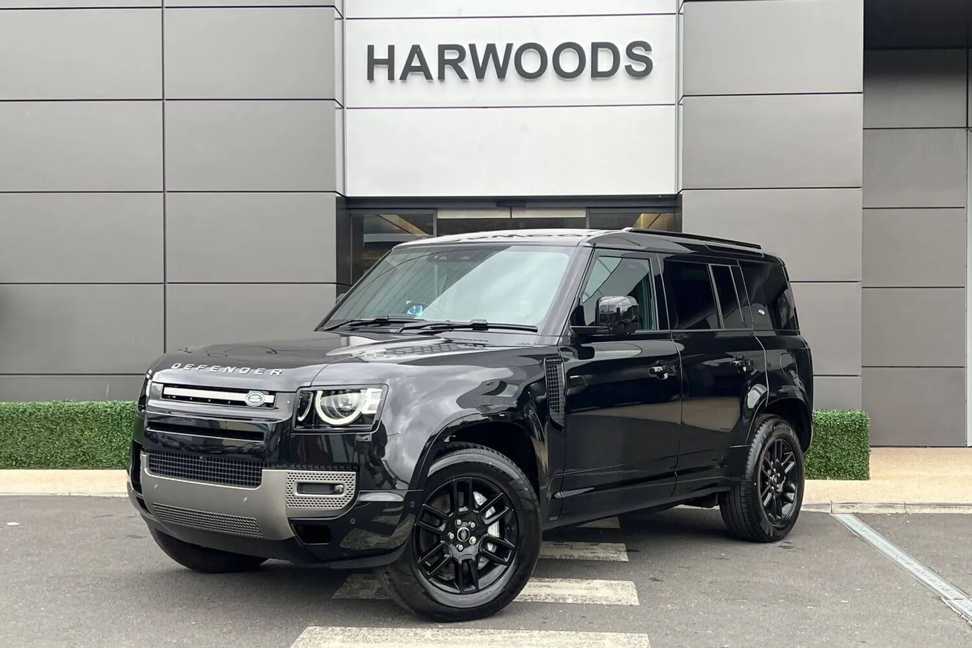 LAND ROVER Defender 110 thumbnail image number 15
