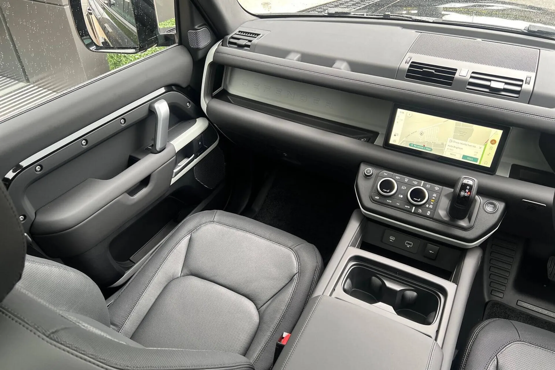 LAND ROVER Defender 110 thumbnail image number 41