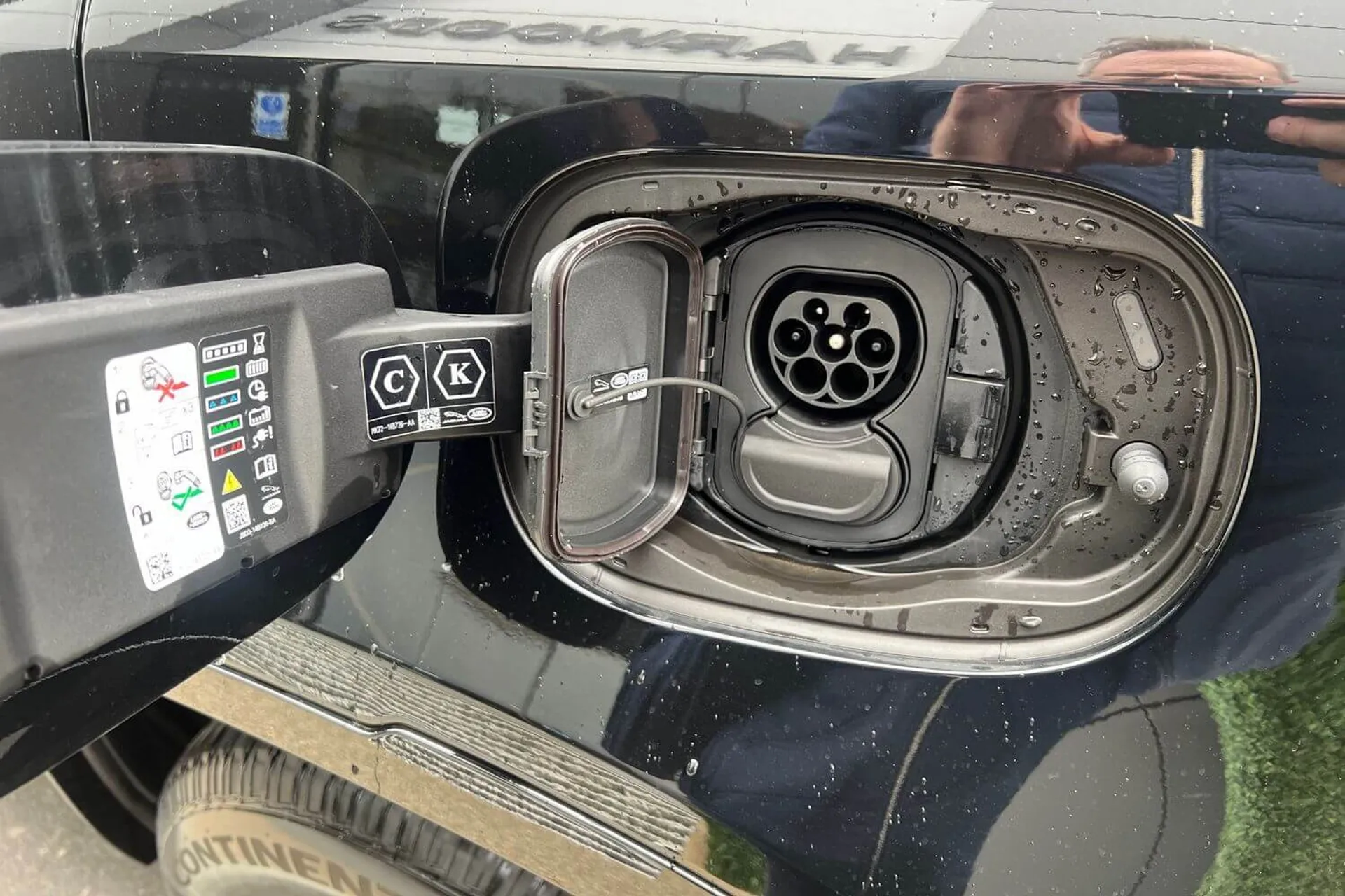 LAND ROVER Defender 110 thumbnail image number 9