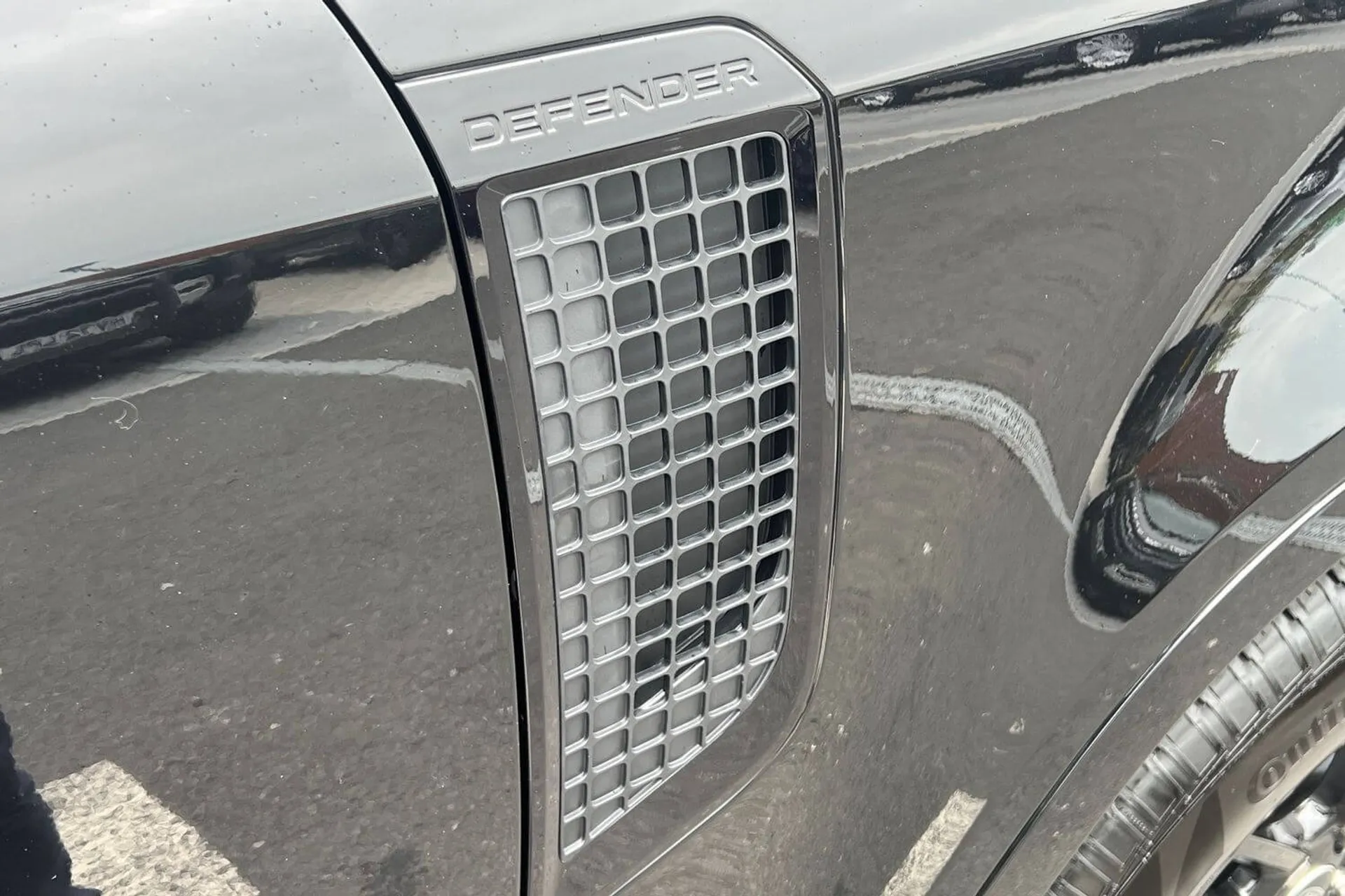 LAND ROVER Defender 110 thumbnail image number 65