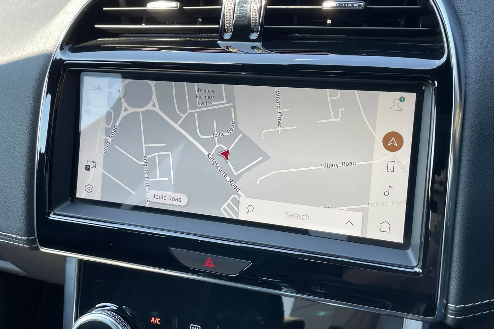 Jaguar XE thumbnail image number 28