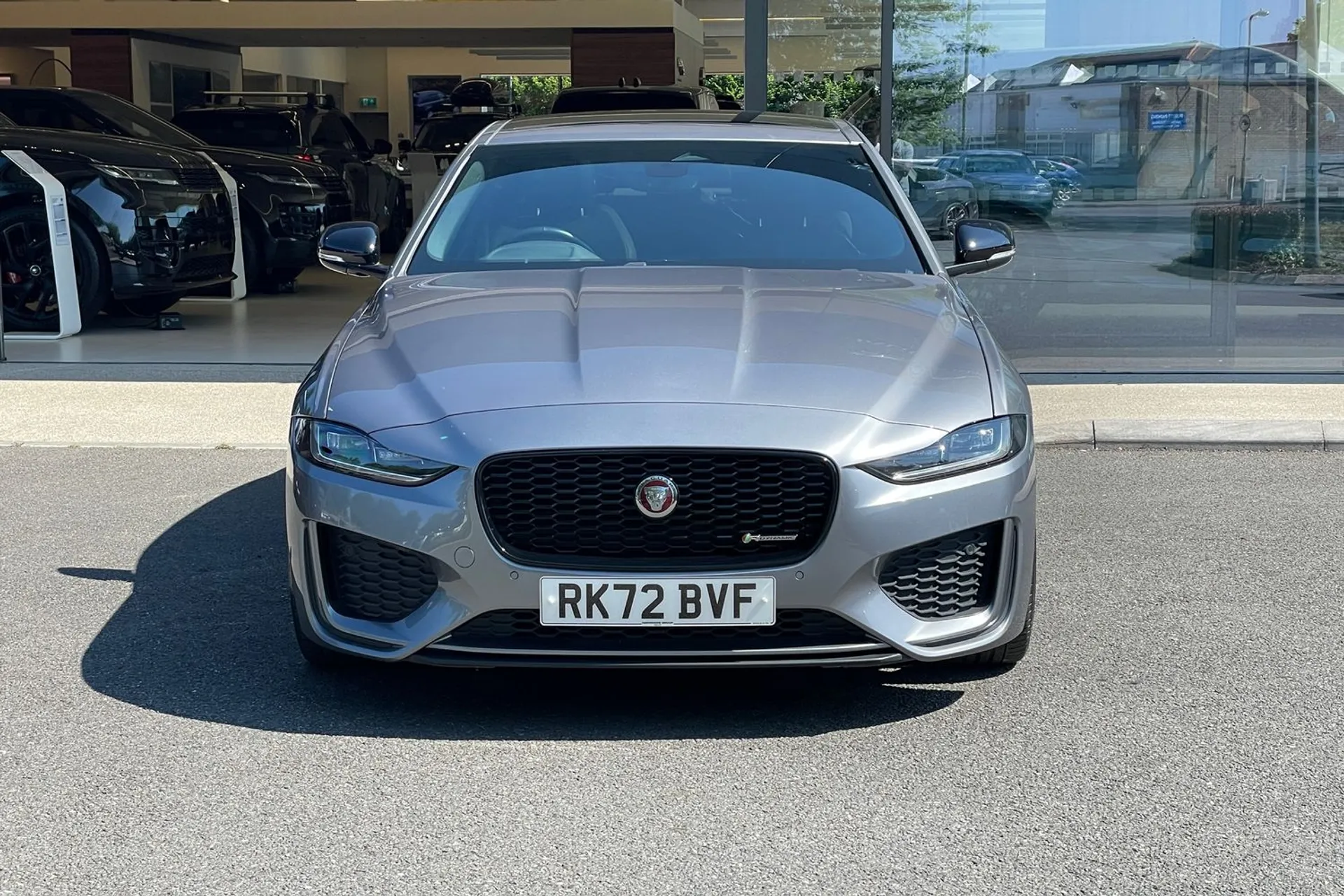 Jaguar XE thumbnail image number 6