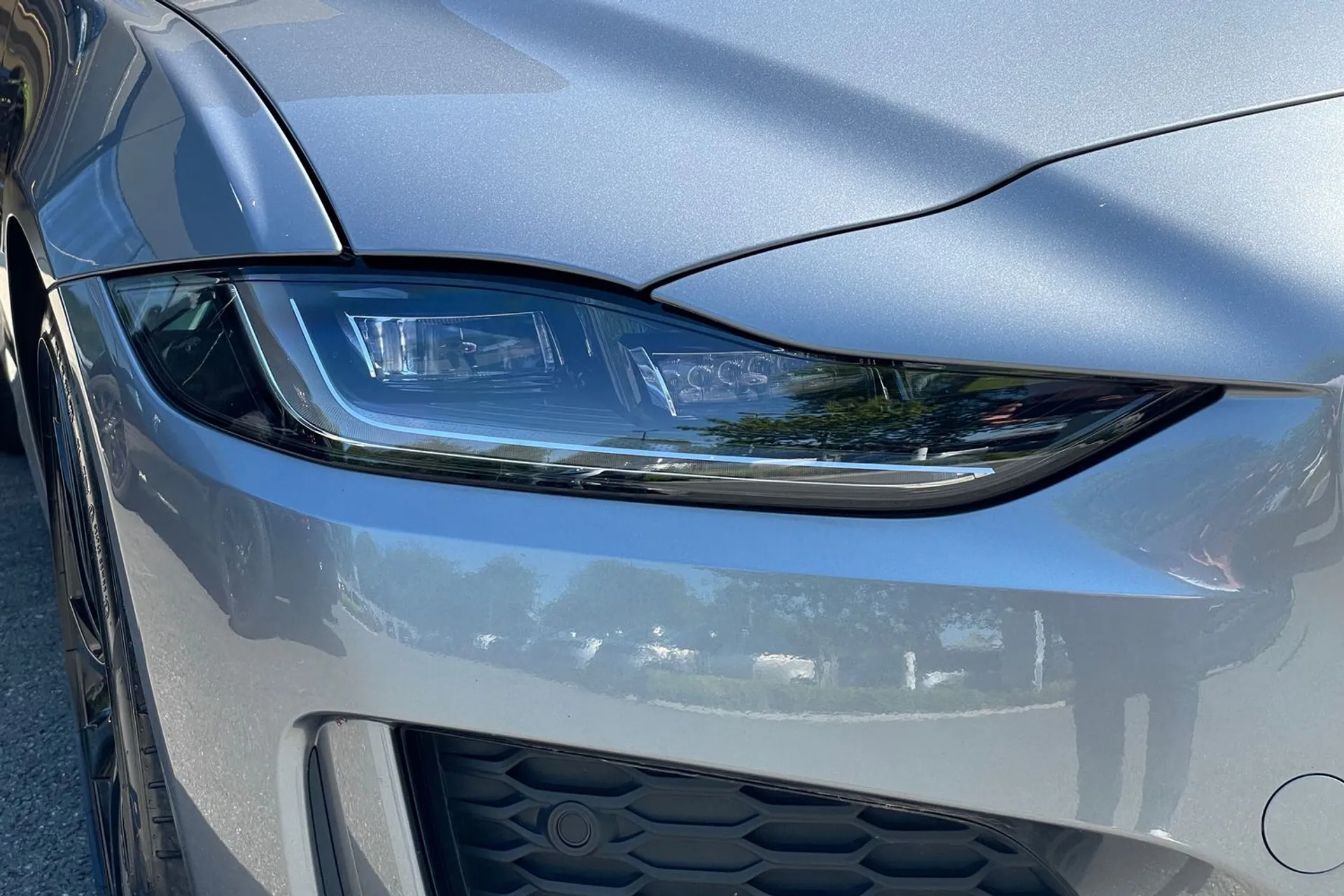 Jaguar XE thumbnail image number 55