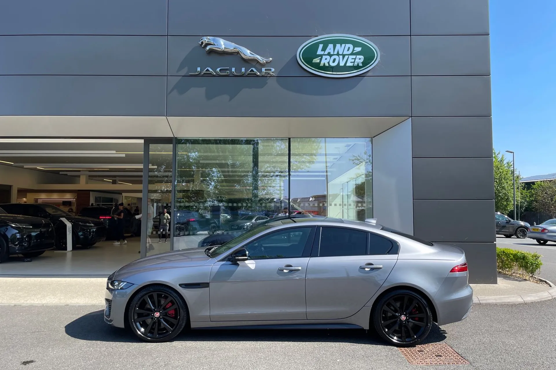 Jaguar XE thumbnail image number 25