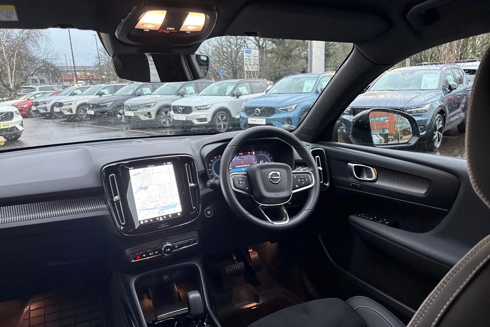 Volvo XC40 thumbnail image number 32