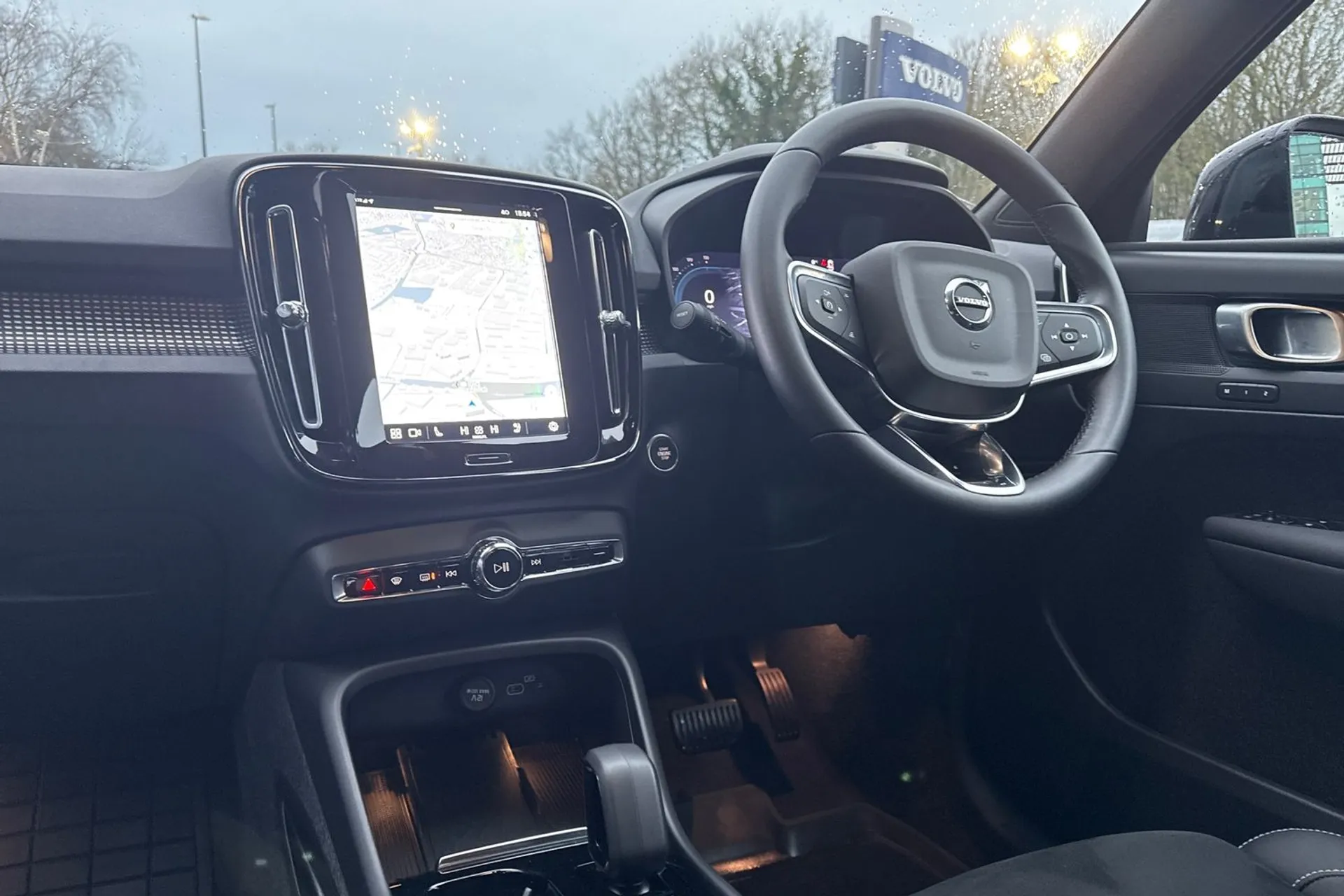 Volvo XC40 thumbnail image number 34