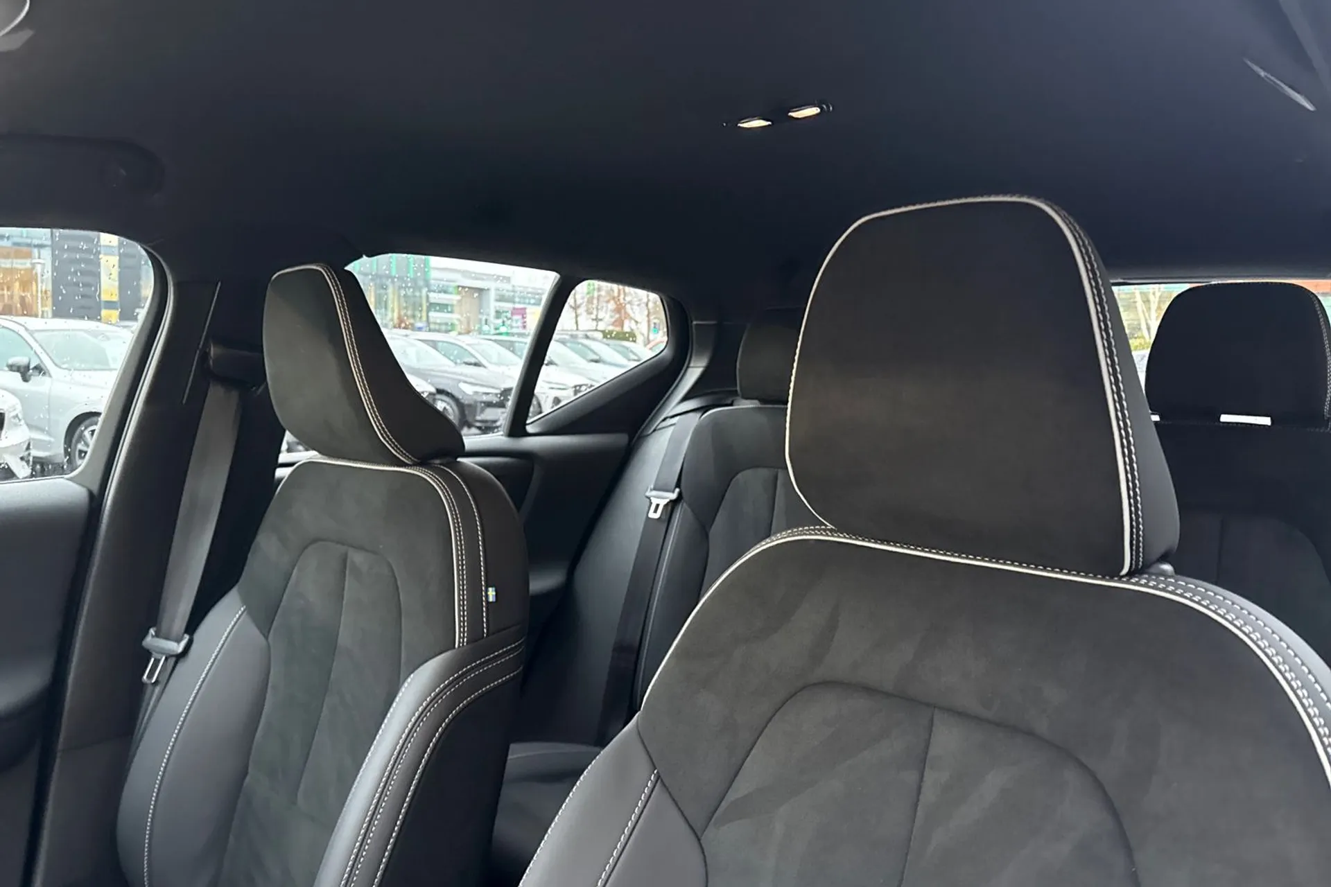 Volvo XC40 thumbnail image number 28