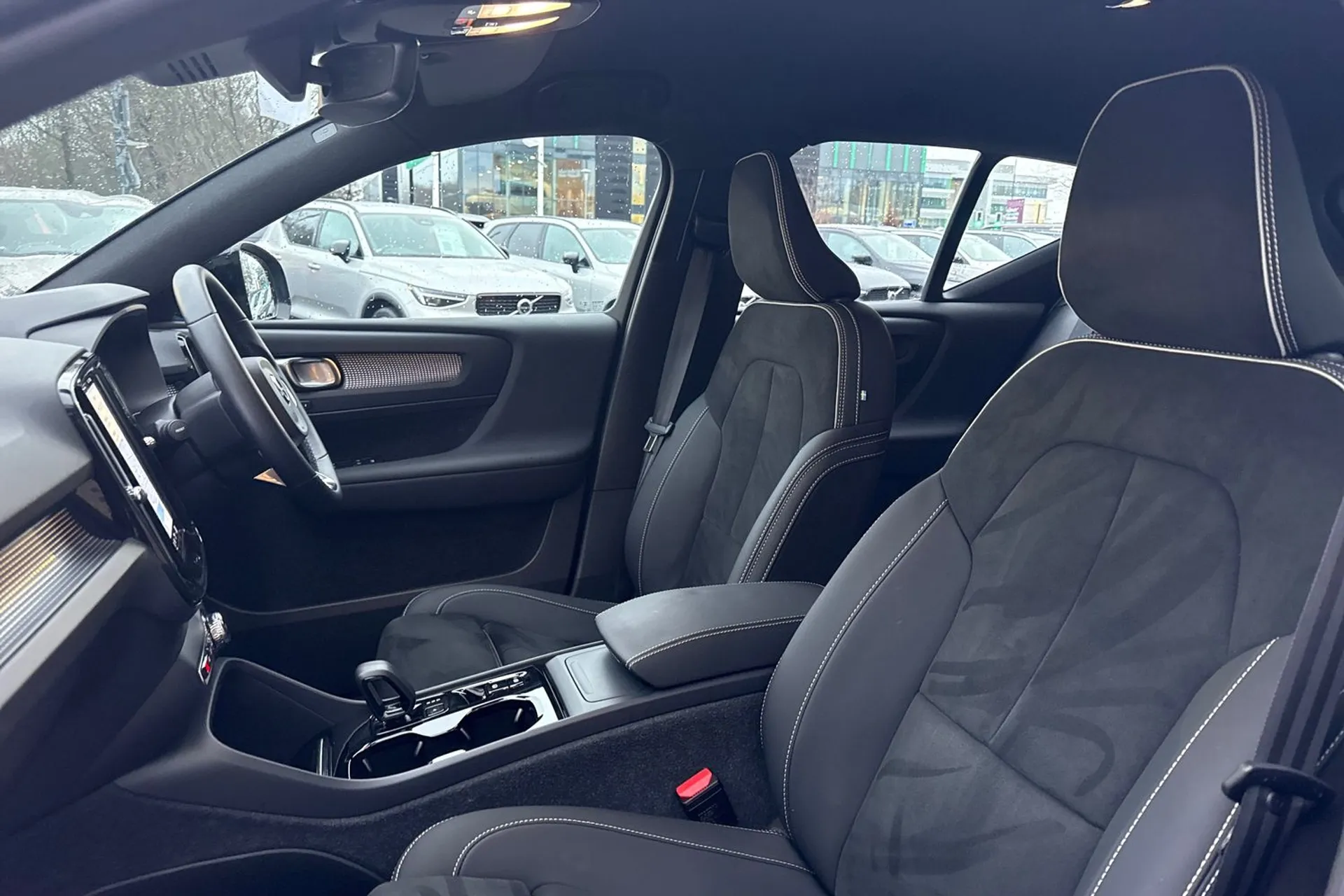 Volvo XC40 thumbnail image number 27