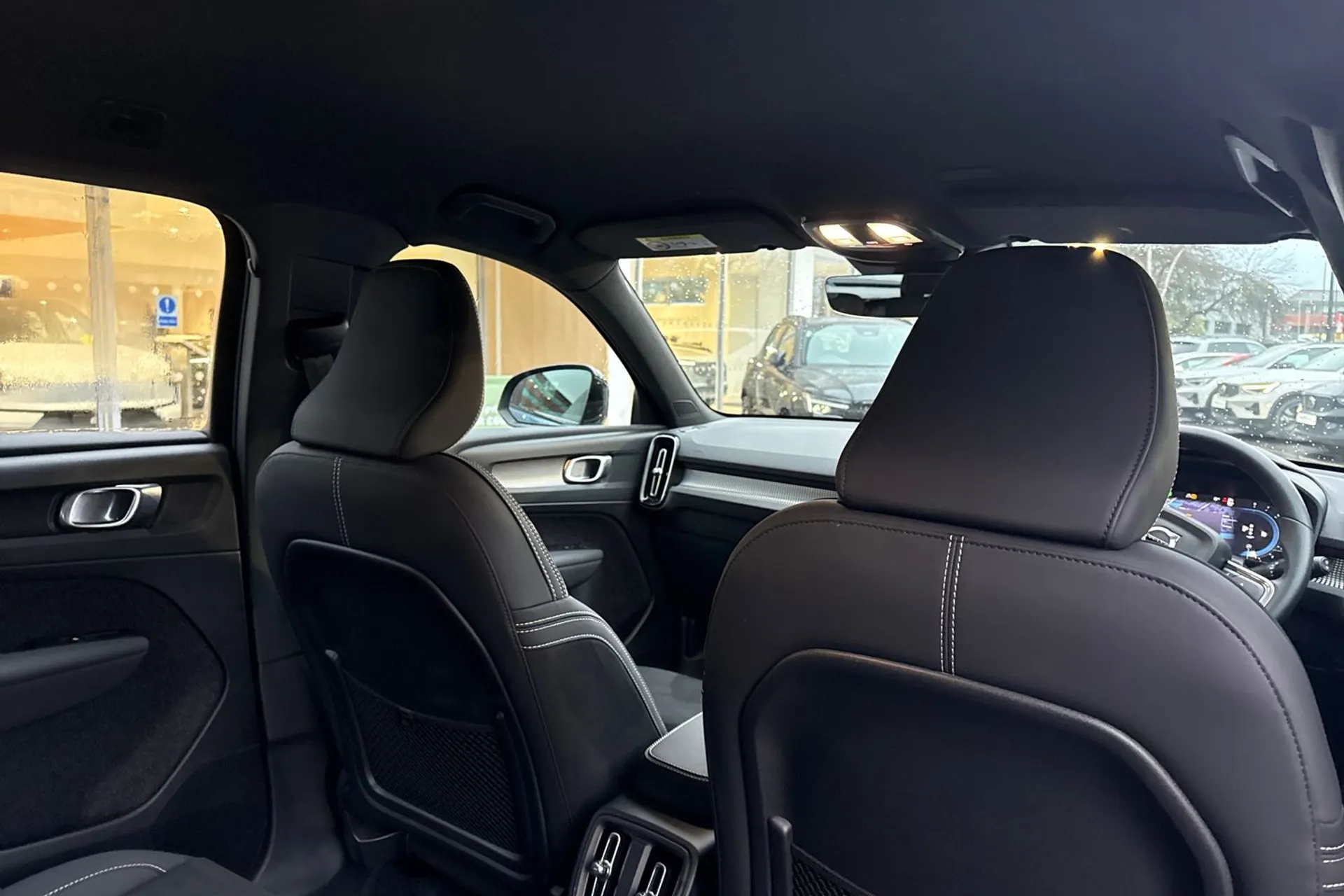 Volvo XC40 thumbnail image number 23