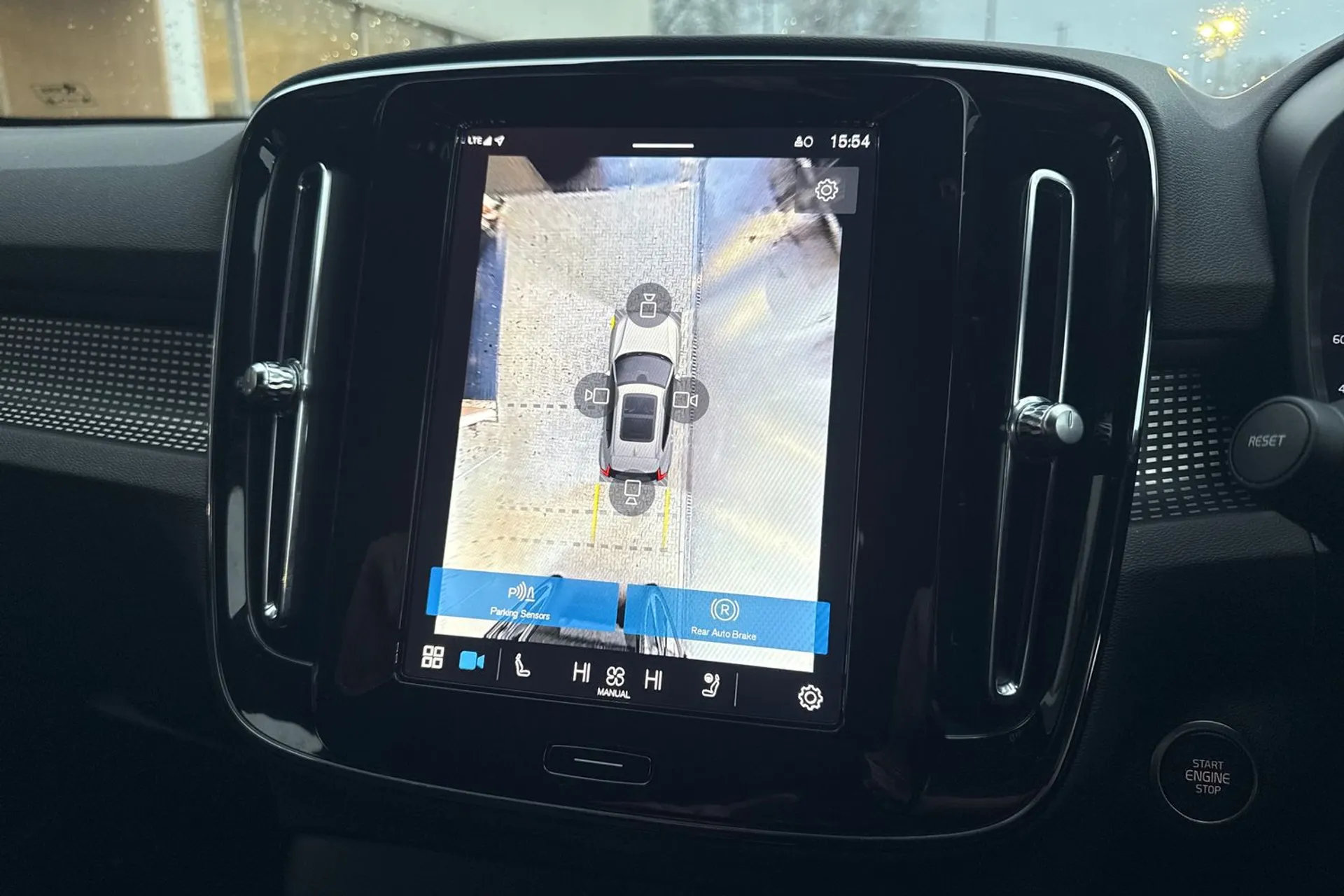 Volvo XC40 thumbnail image number 4