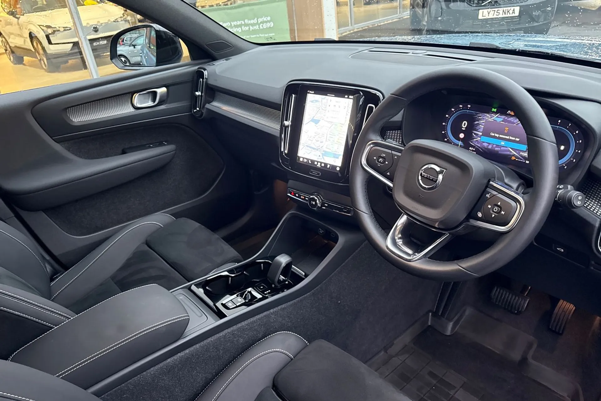 Volvo XC40 thumbnail image number 6