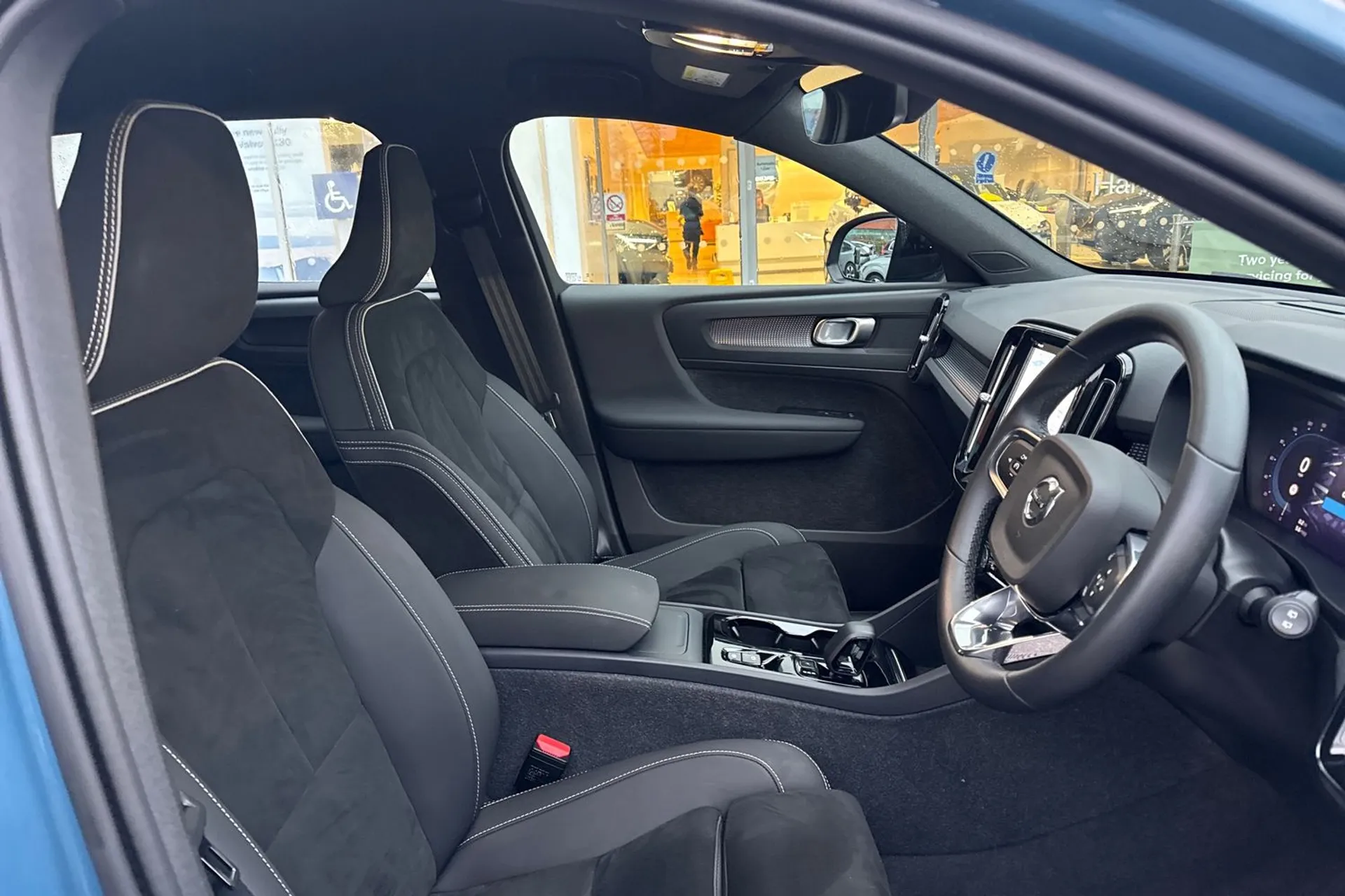 Volvo XC40 thumbnail image number 25