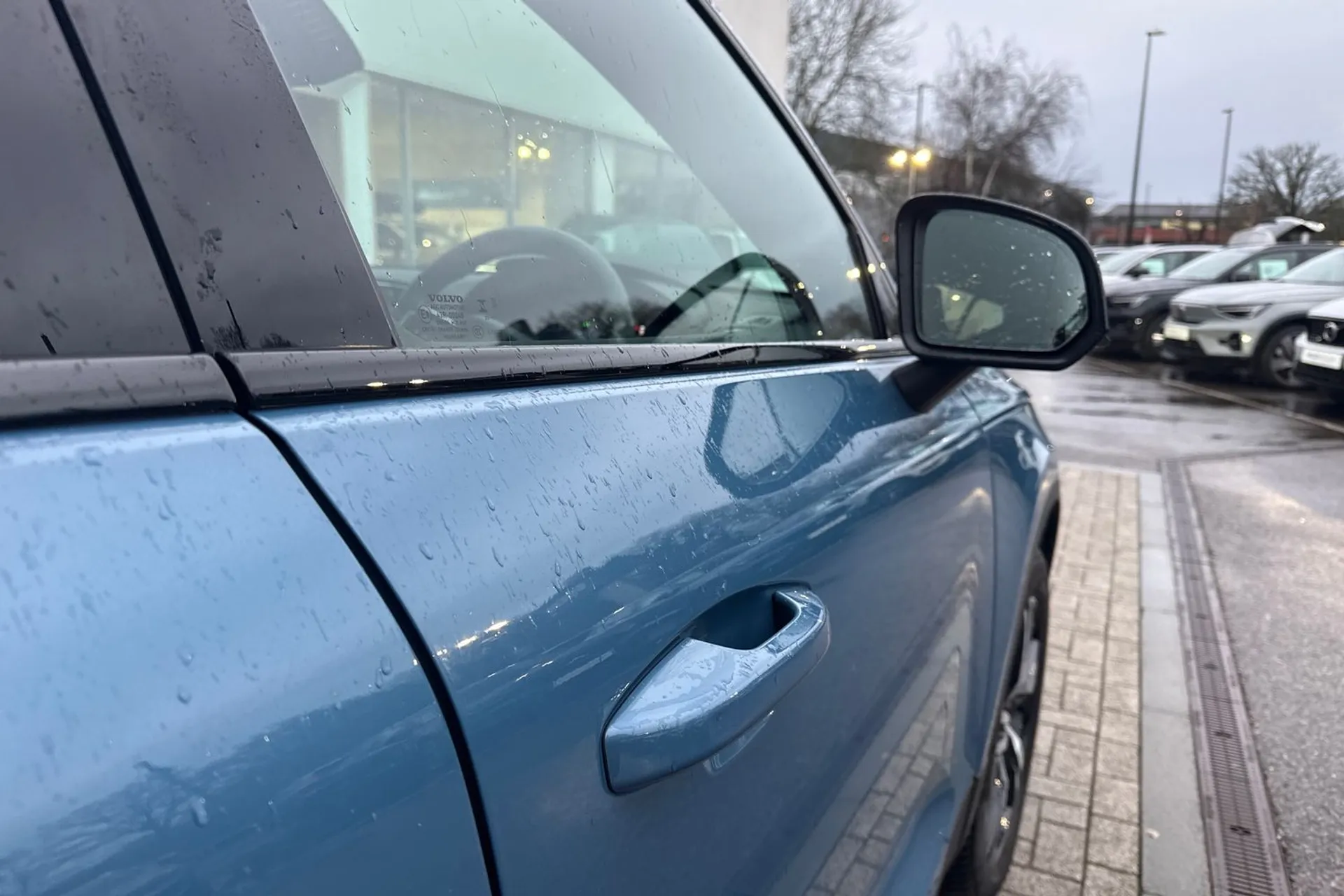 Volvo XC40 thumbnail image number 16