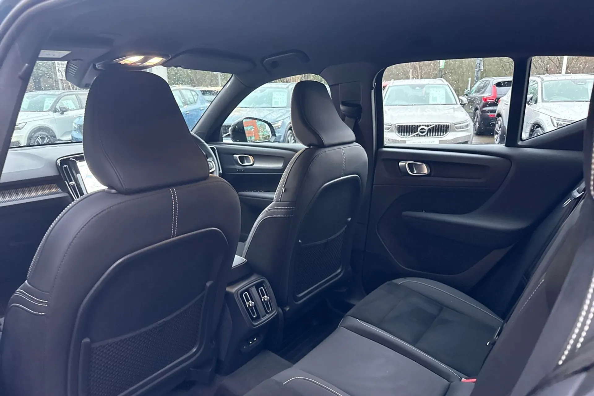 Volvo XC40 thumbnail image number 30