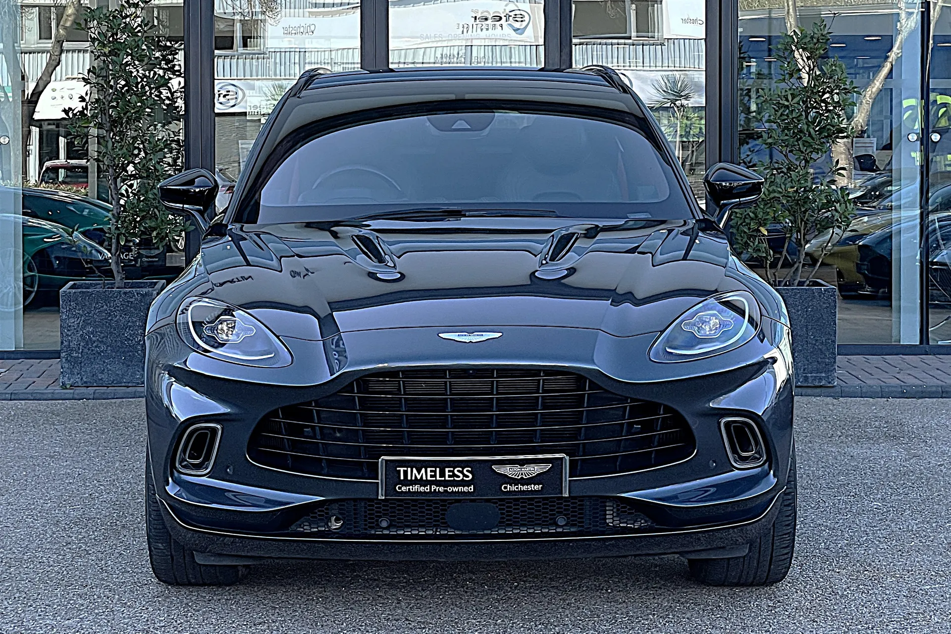 Aston Martin DBX thumbnail image number 54