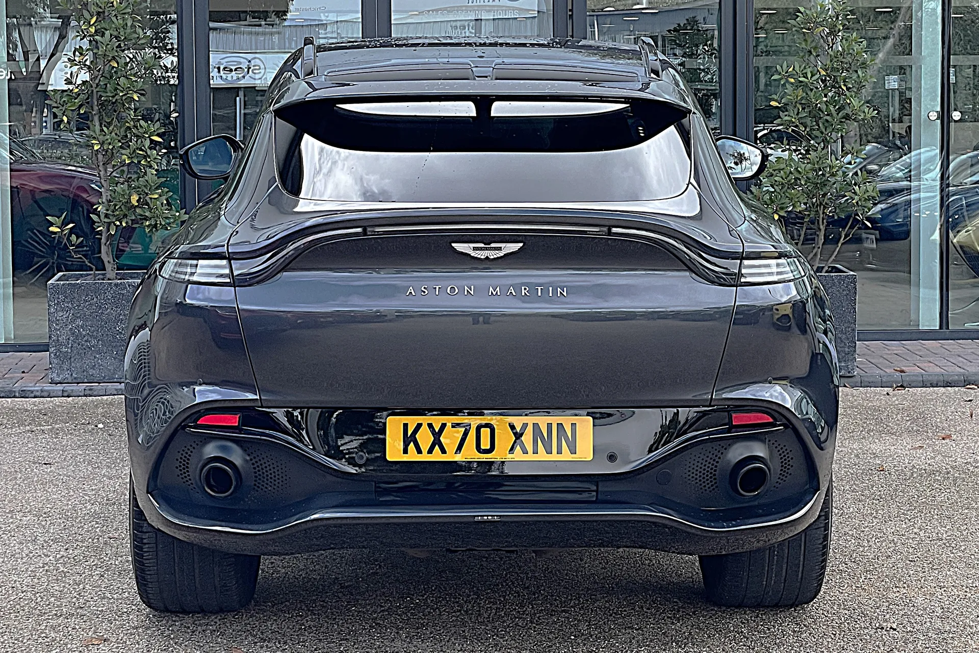 Aston Martin DBX thumbnail image number 7