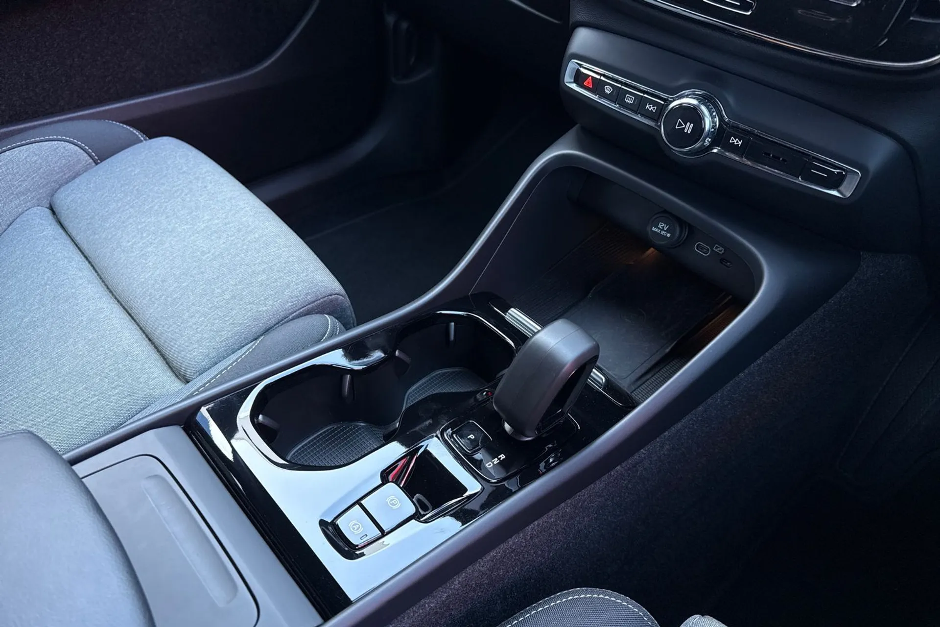 Volvo XC40 thumbnail image number 44