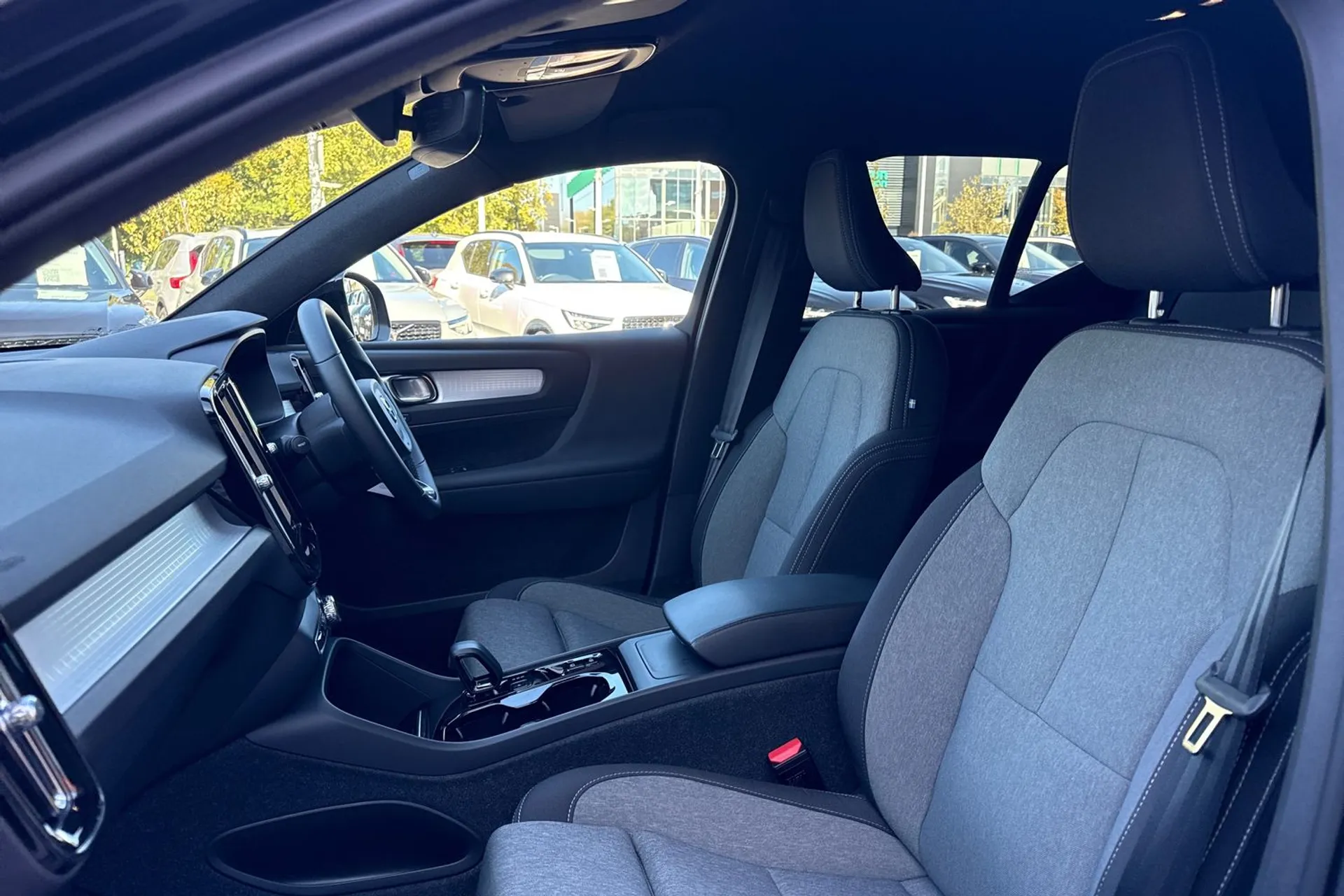 Volvo XC40 thumbnail image number 27