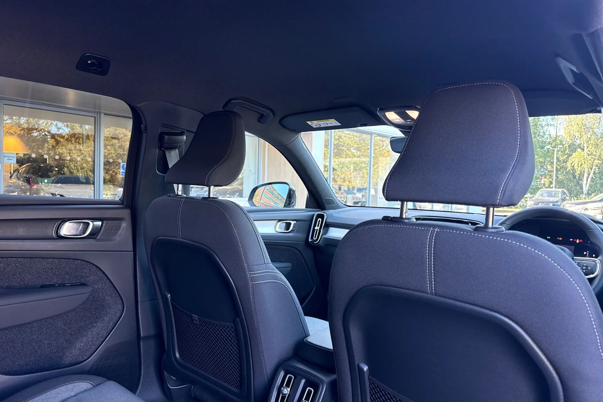 Volvo XC40 thumbnail image number 23