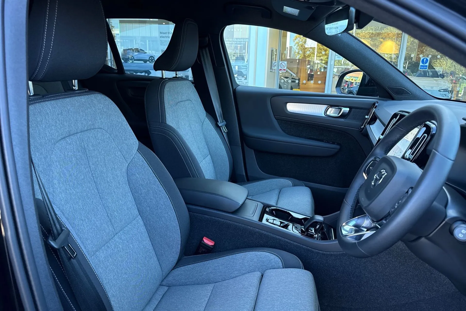 Volvo XC40 thumbnail image number 25