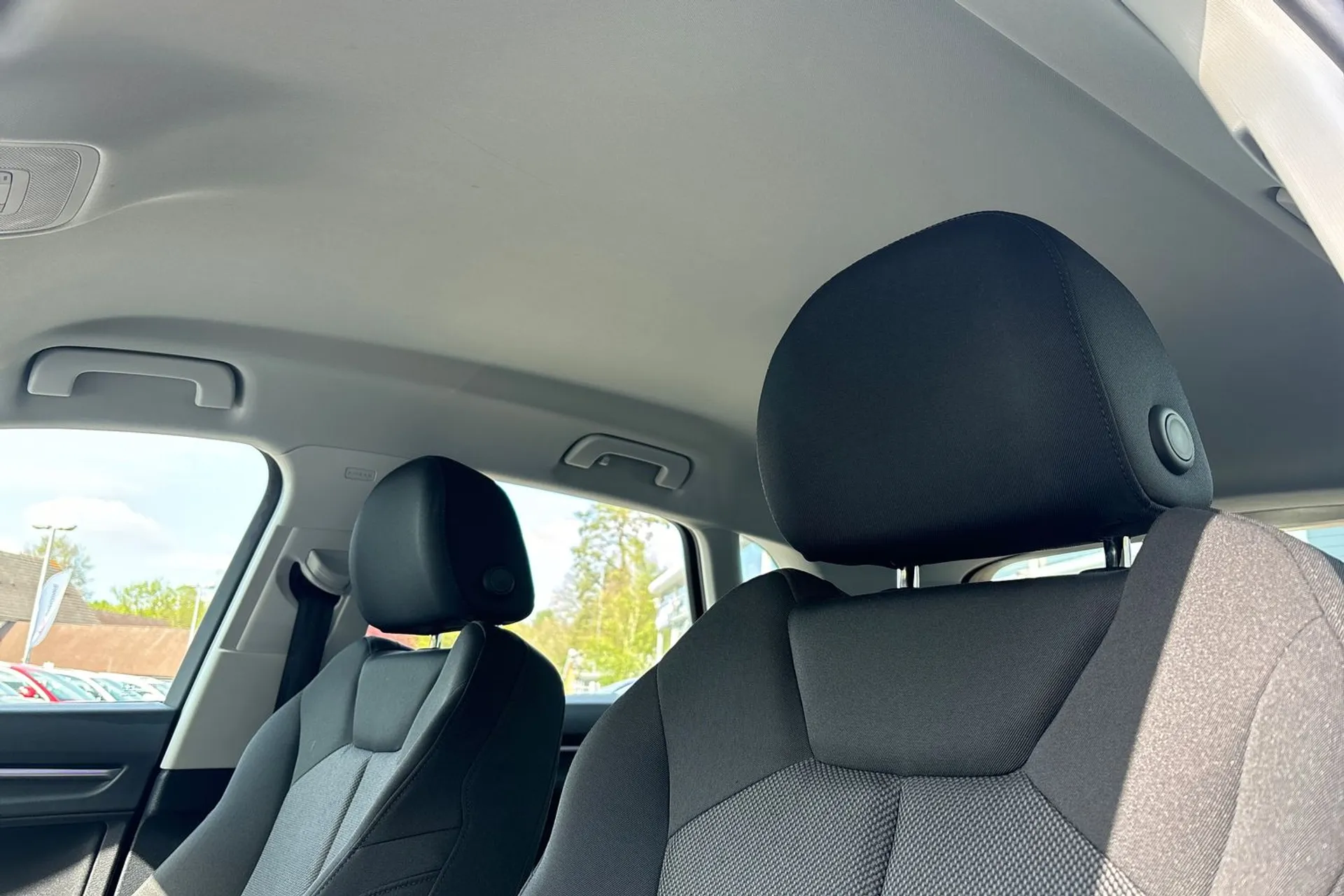 Audi Q3 thumbnail image number 28