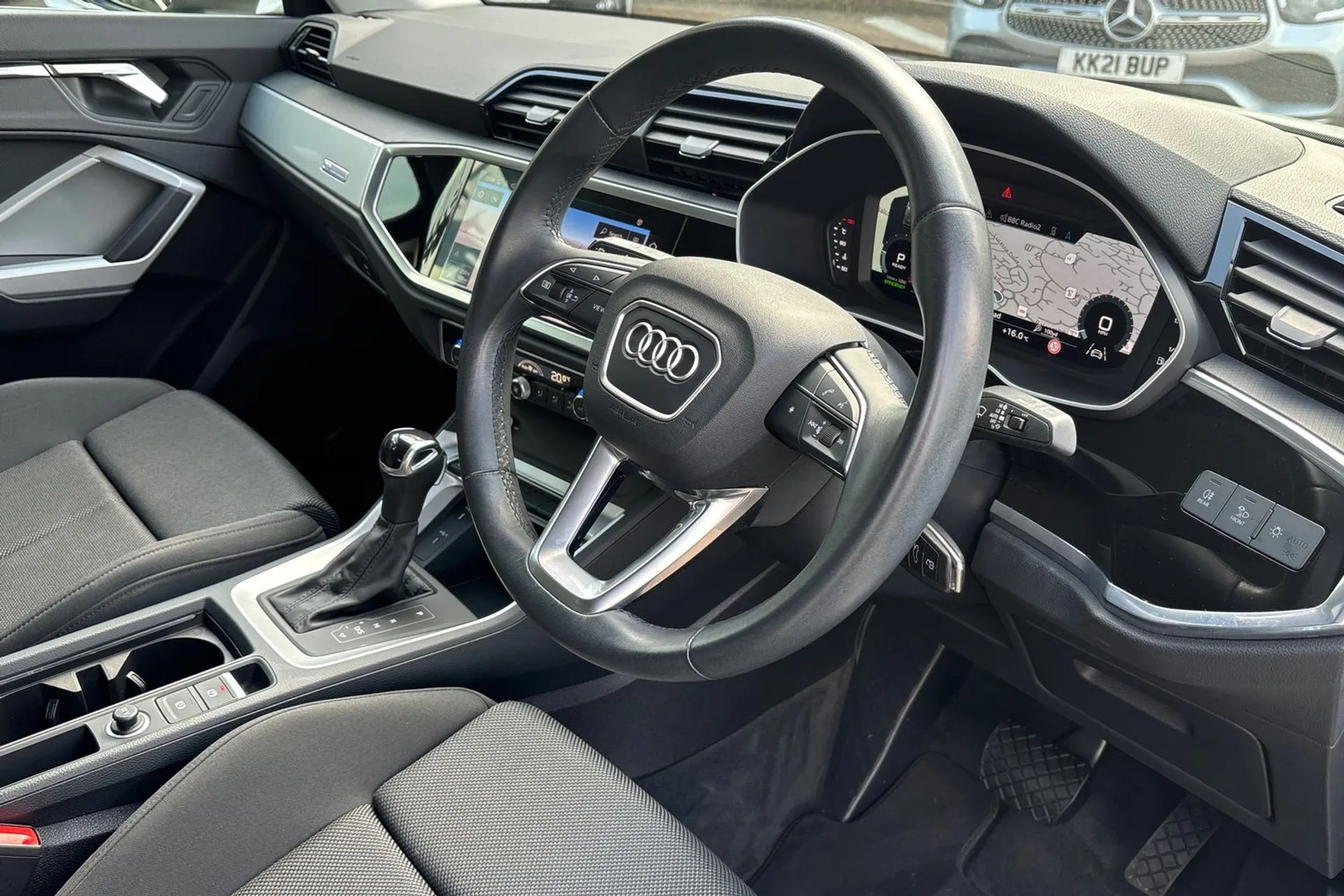 Audi Q3 thumbnail image number 25