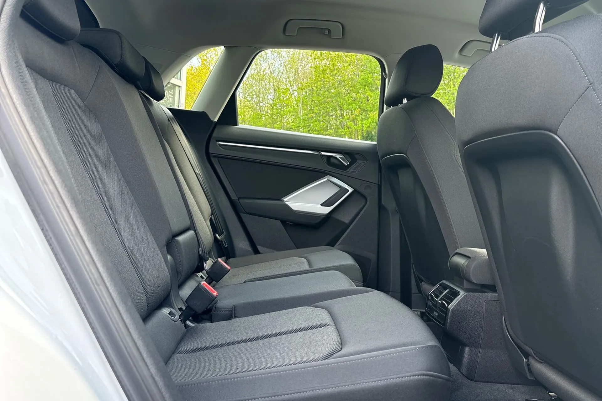 Audi Q3 thumbnail image number 21